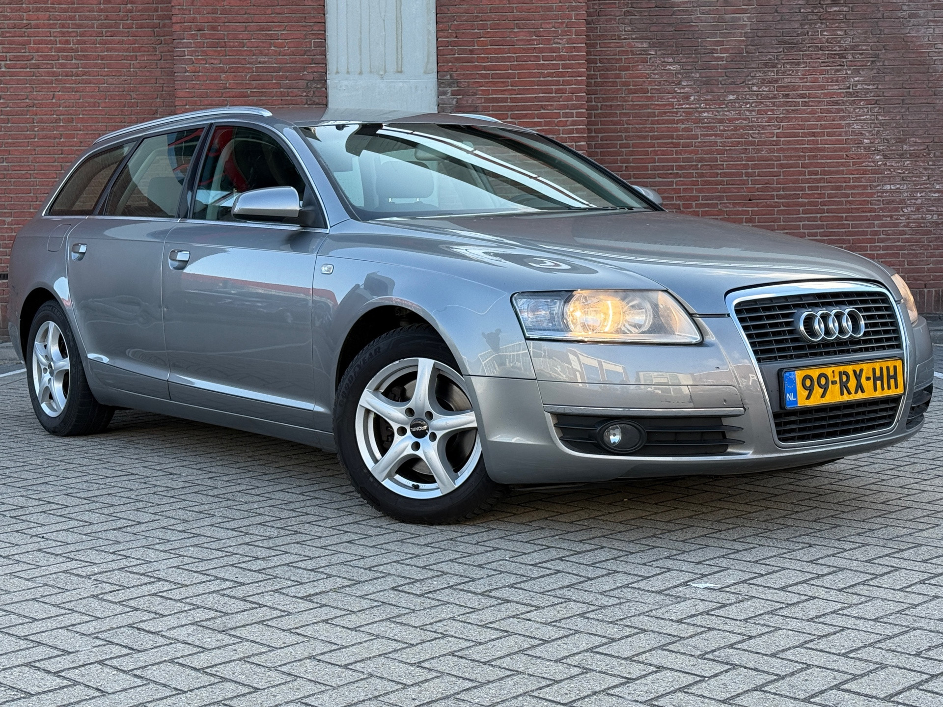 841218155/audi-a6-image1.jpg