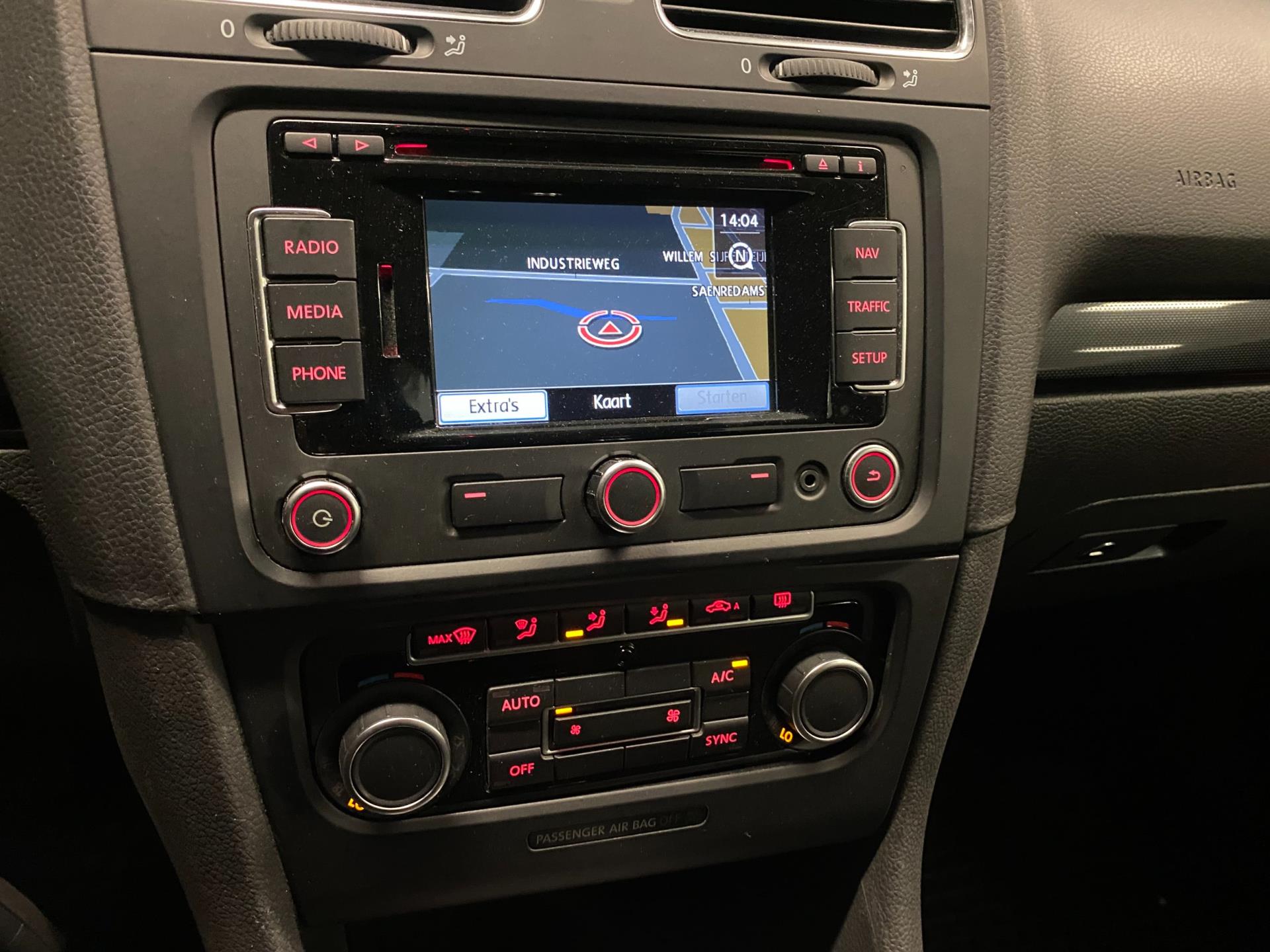 volkswagen-golf-variant-image10.jpg