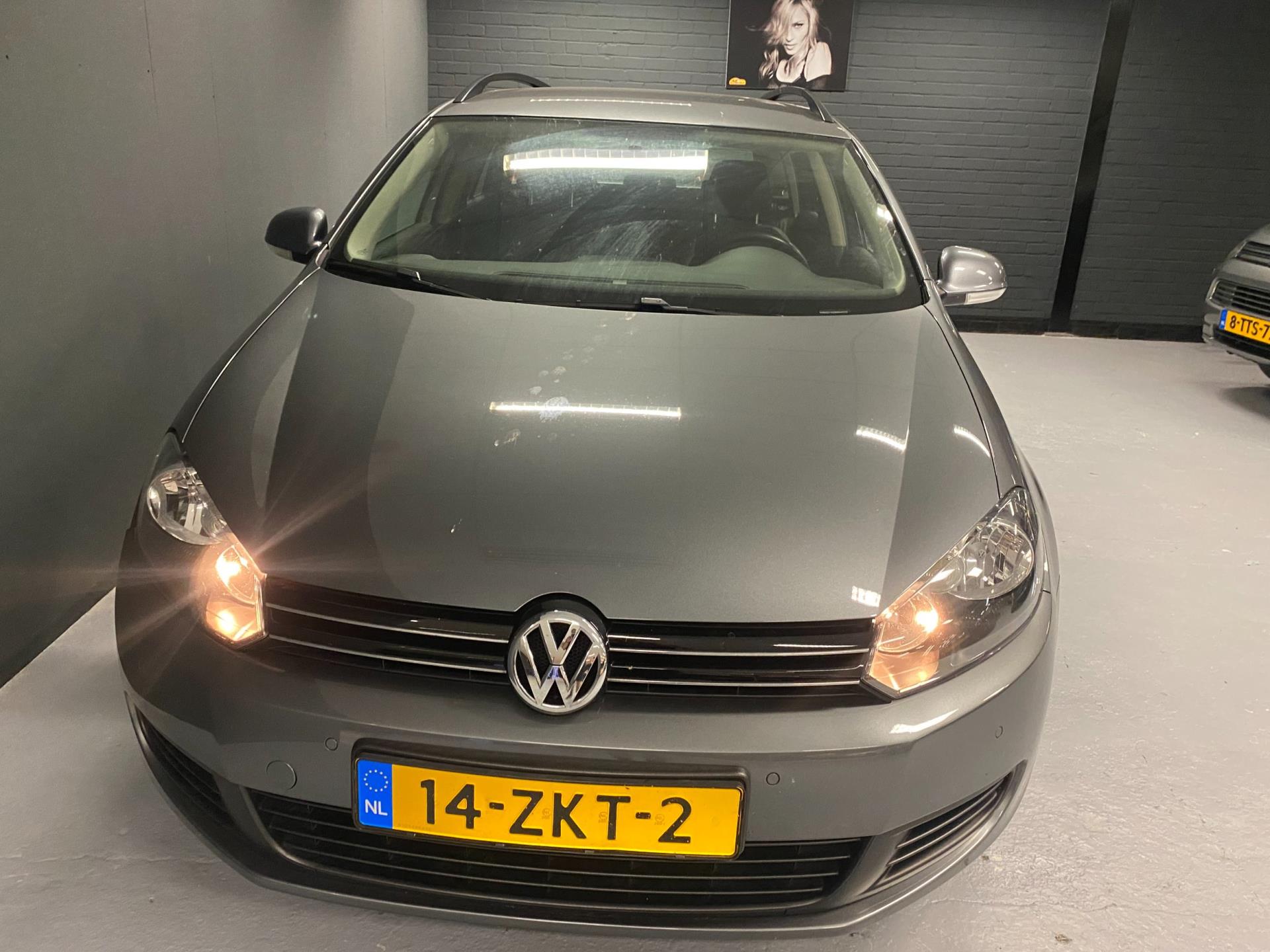 volkswagen-golf-variant-image2.jpg