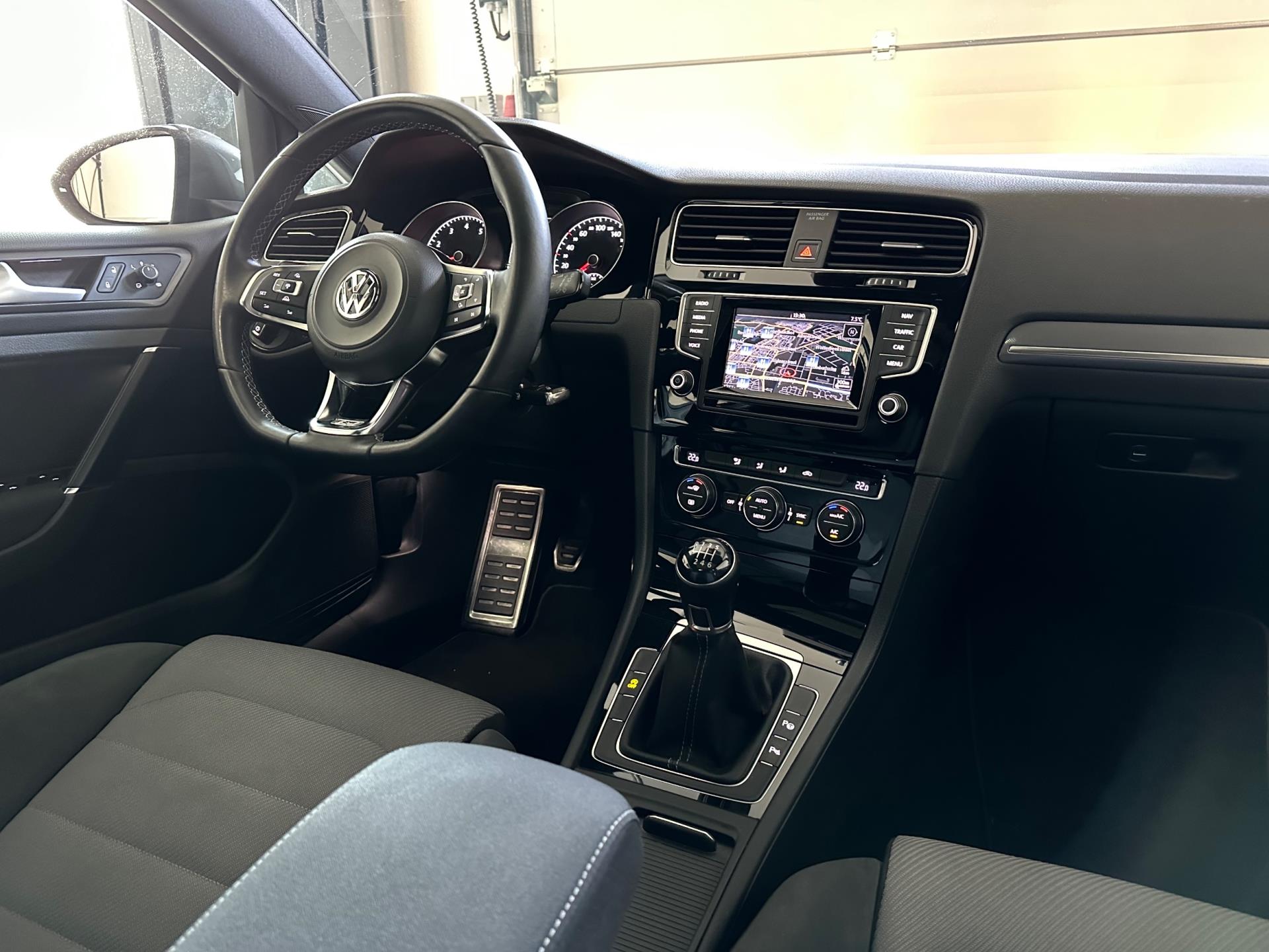 volkswagen-golf-image8.jpg
