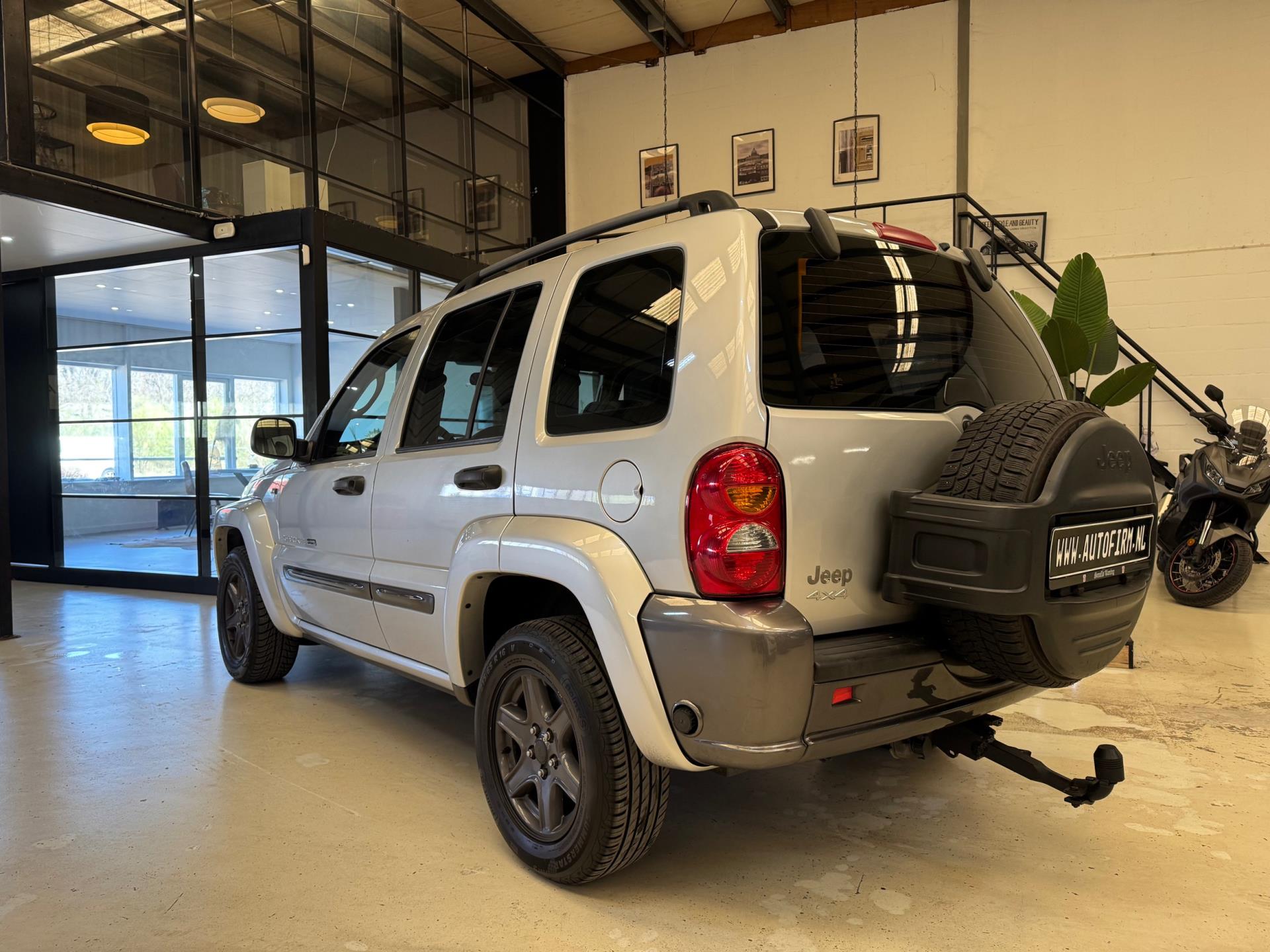 jeep-cherokee-image3.jpg