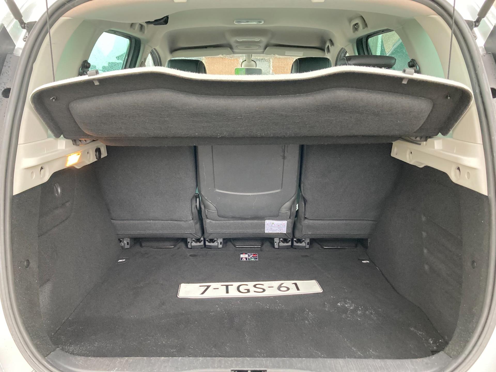 renault-scenic-xmod-image10.jpg