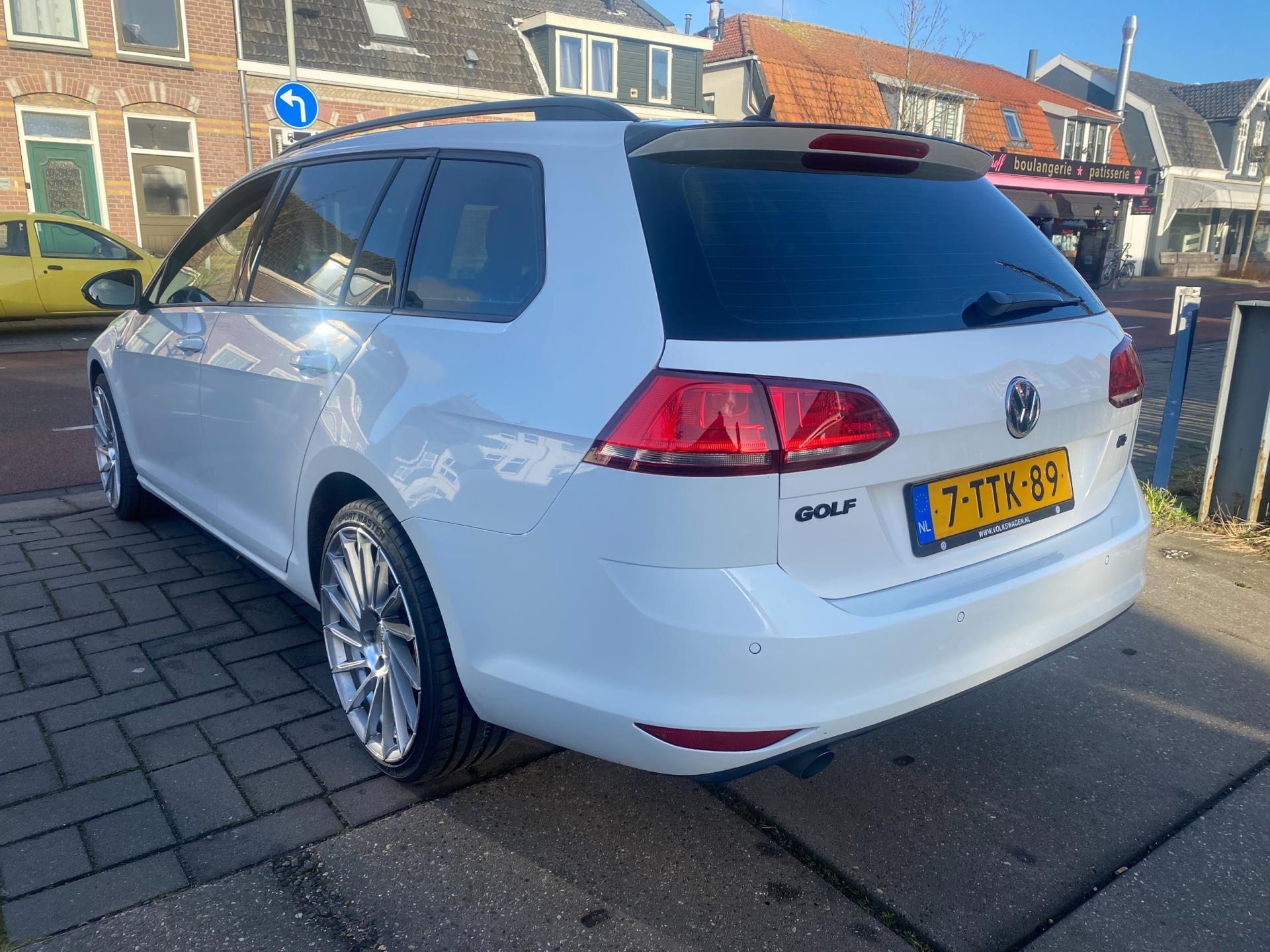 volkswagen-golf-image3.jpg