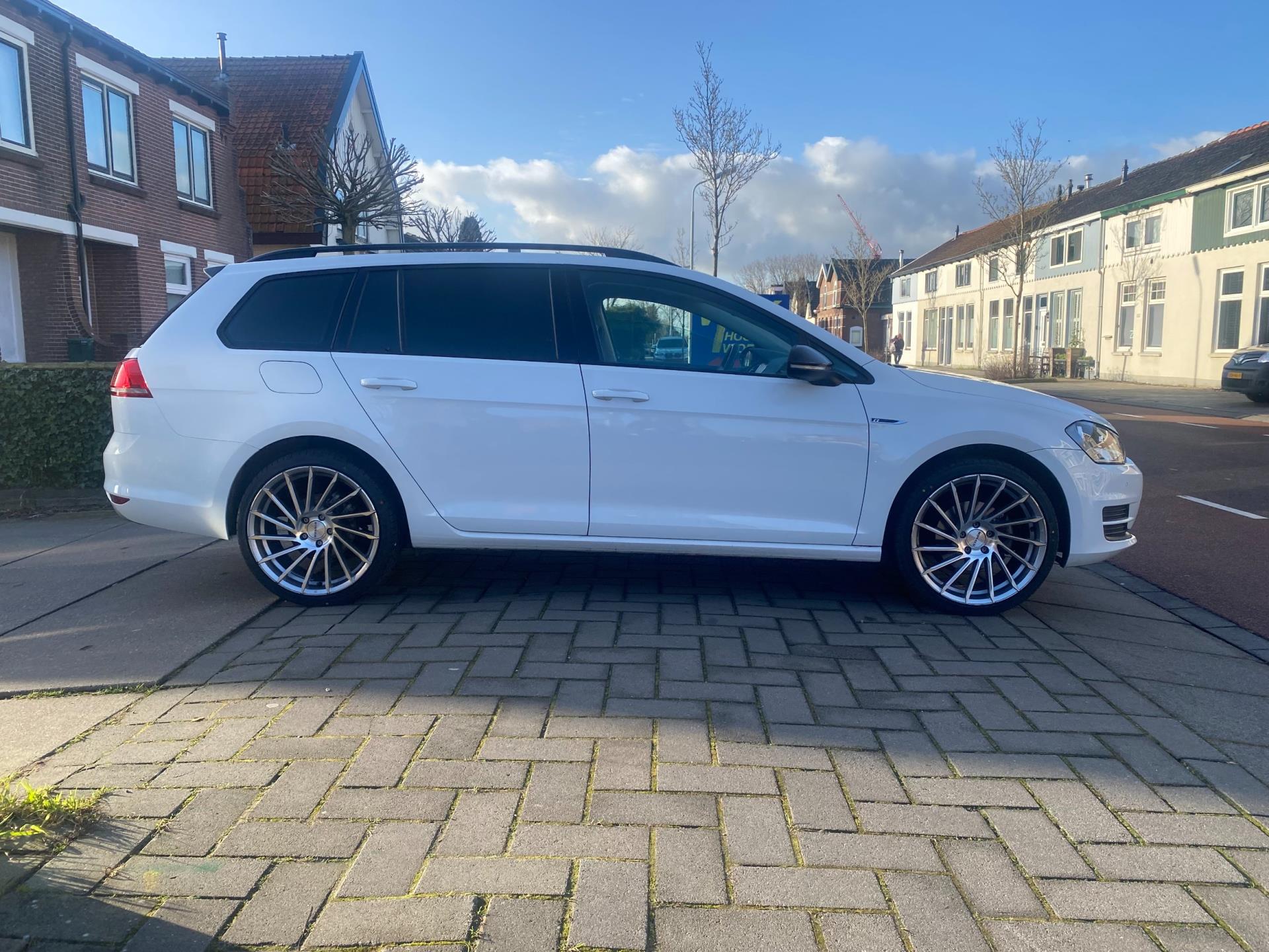 volkswagen-golf-image7.jpg