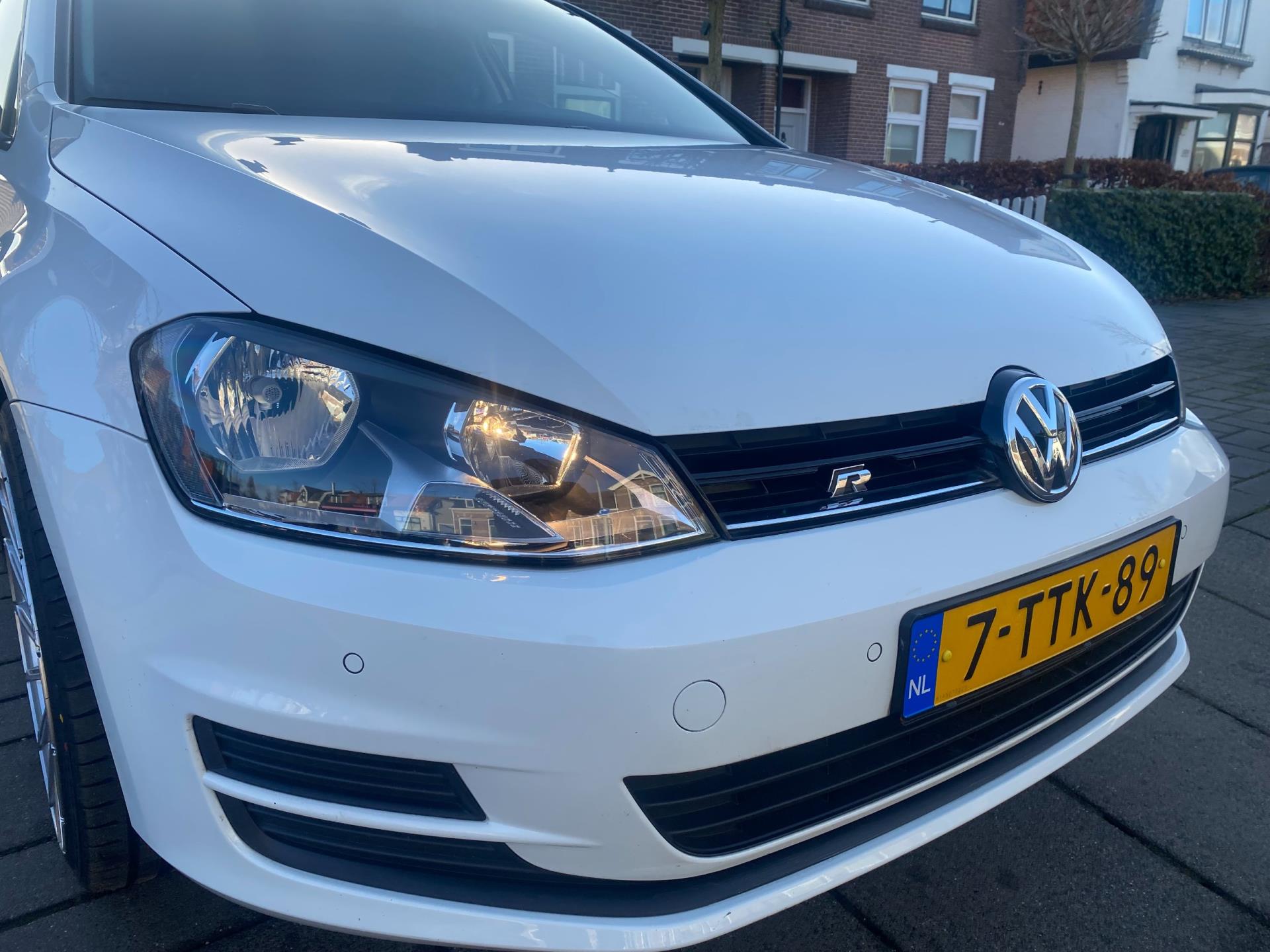 volkswagen-golf-image9.jpg