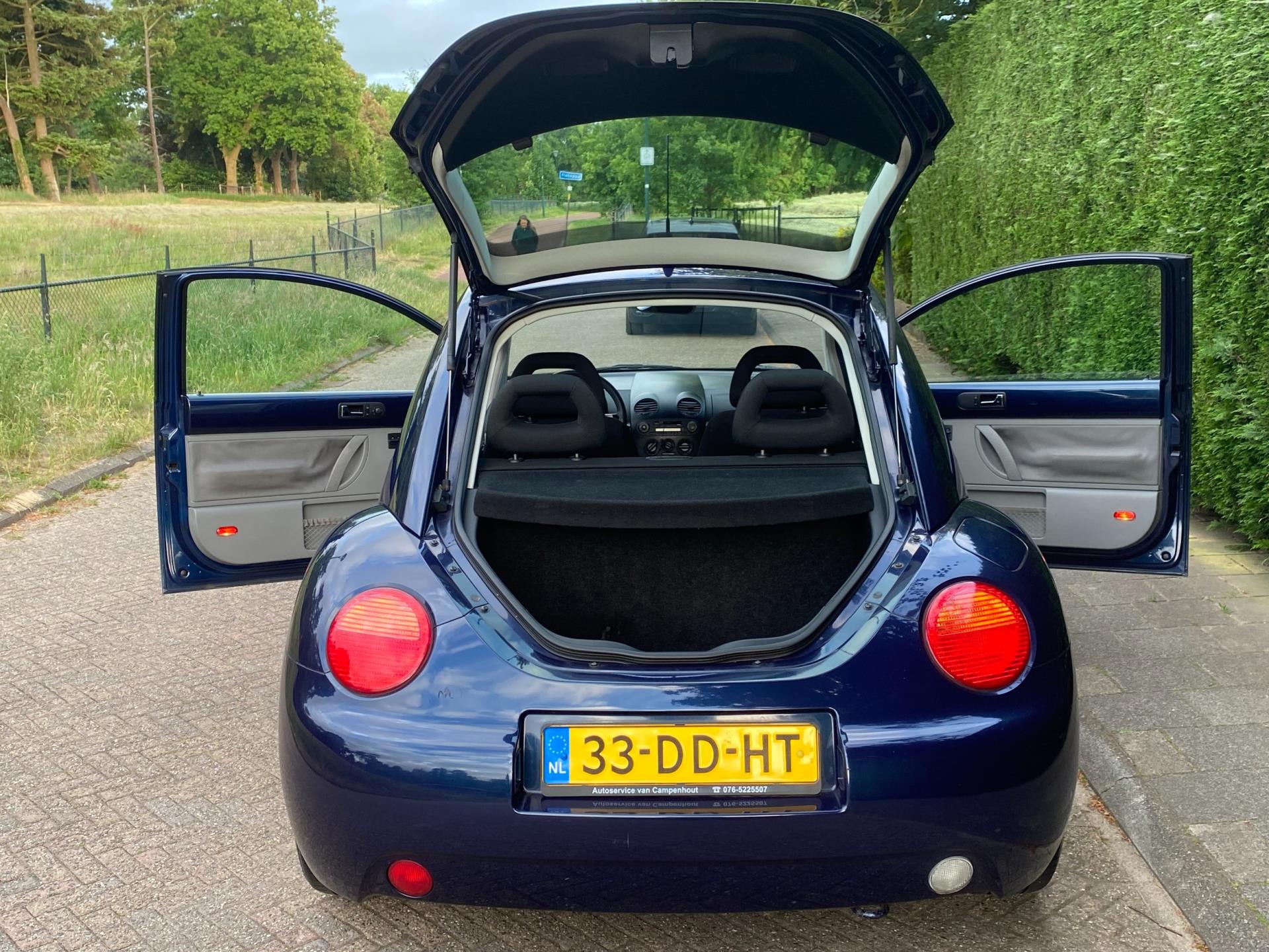 volkswagen-new-beetle-image9.jpg