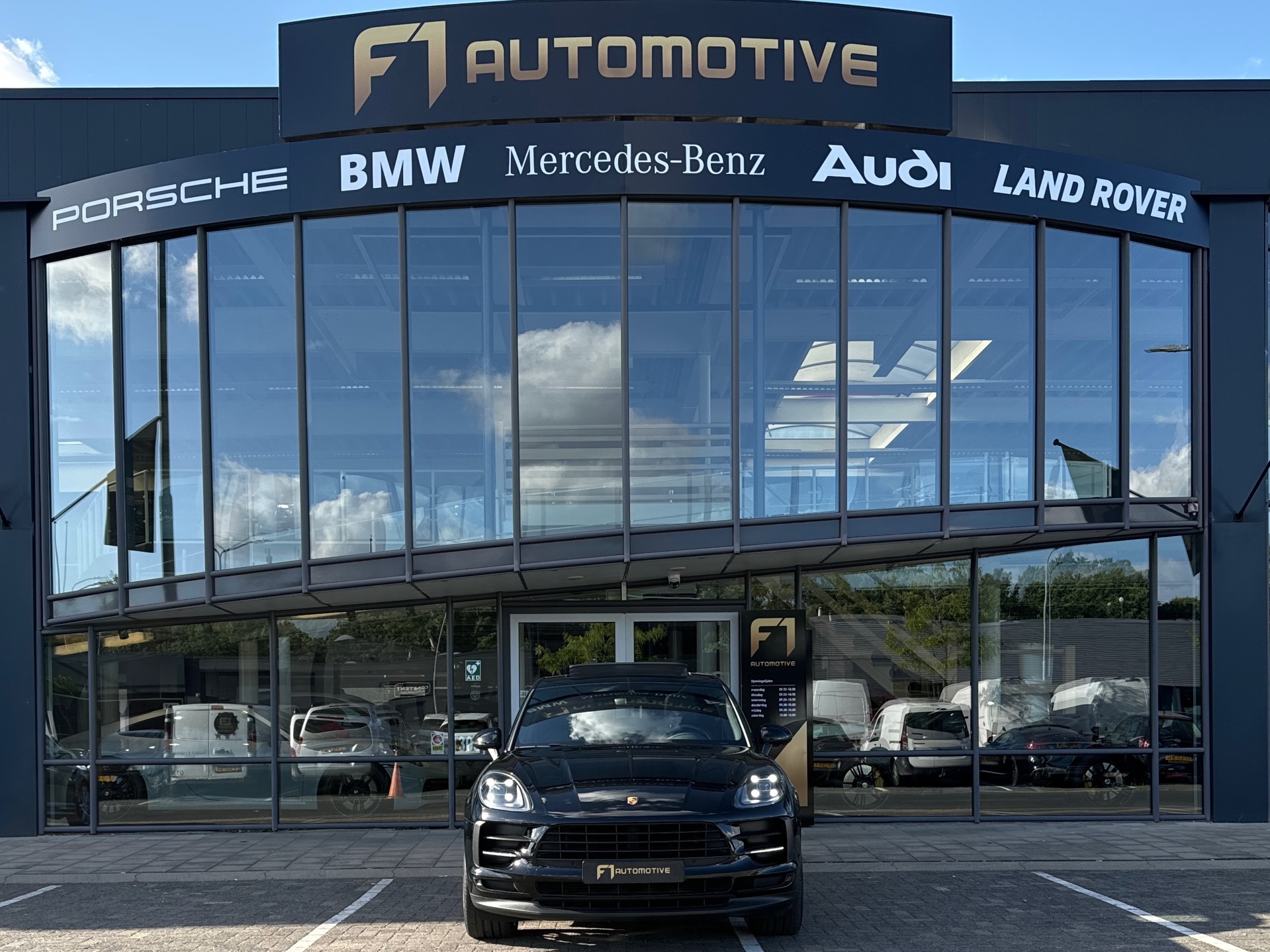 porsche-macan-image2.jpg