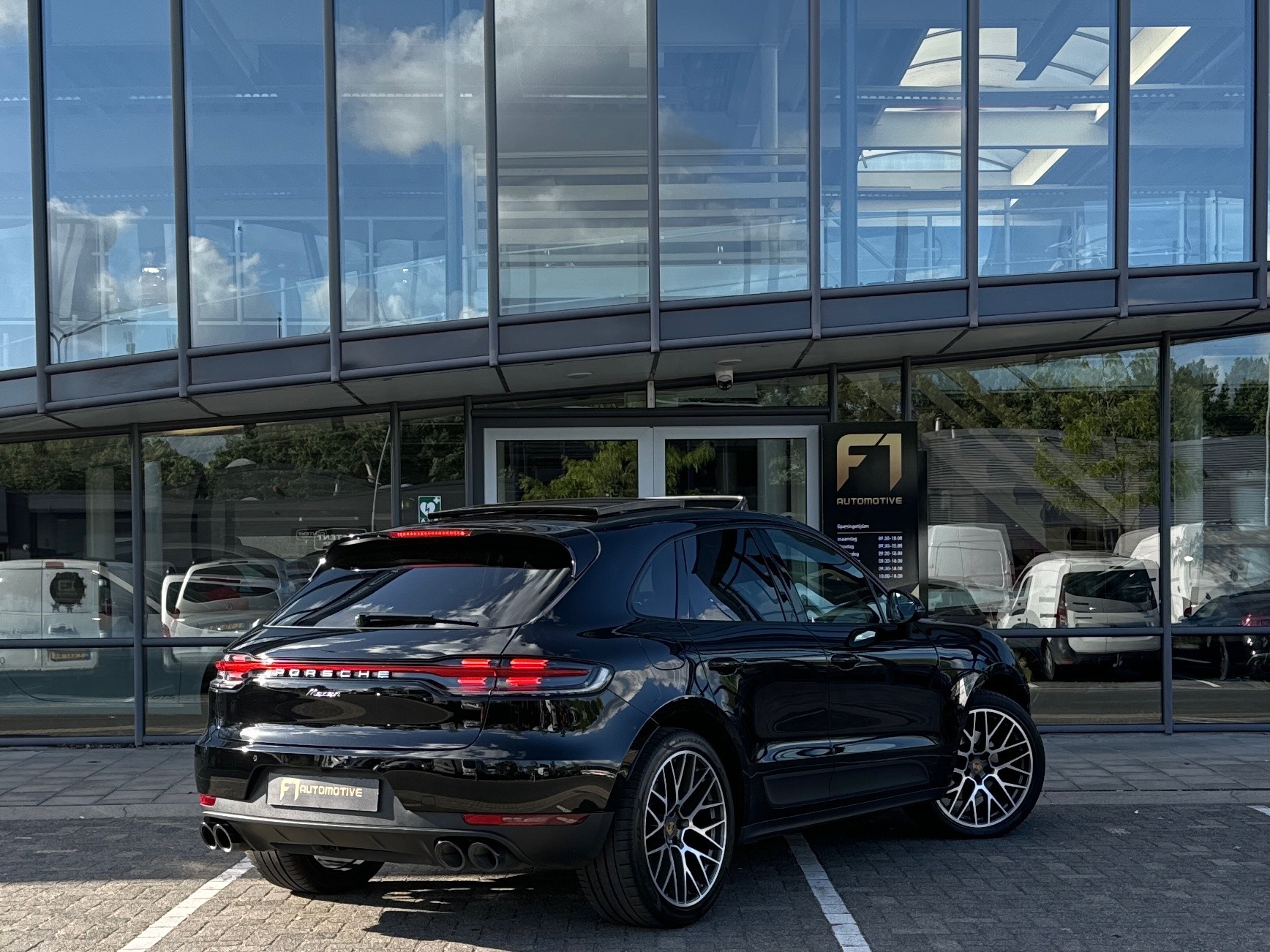porsche-macan-image3.jpg
