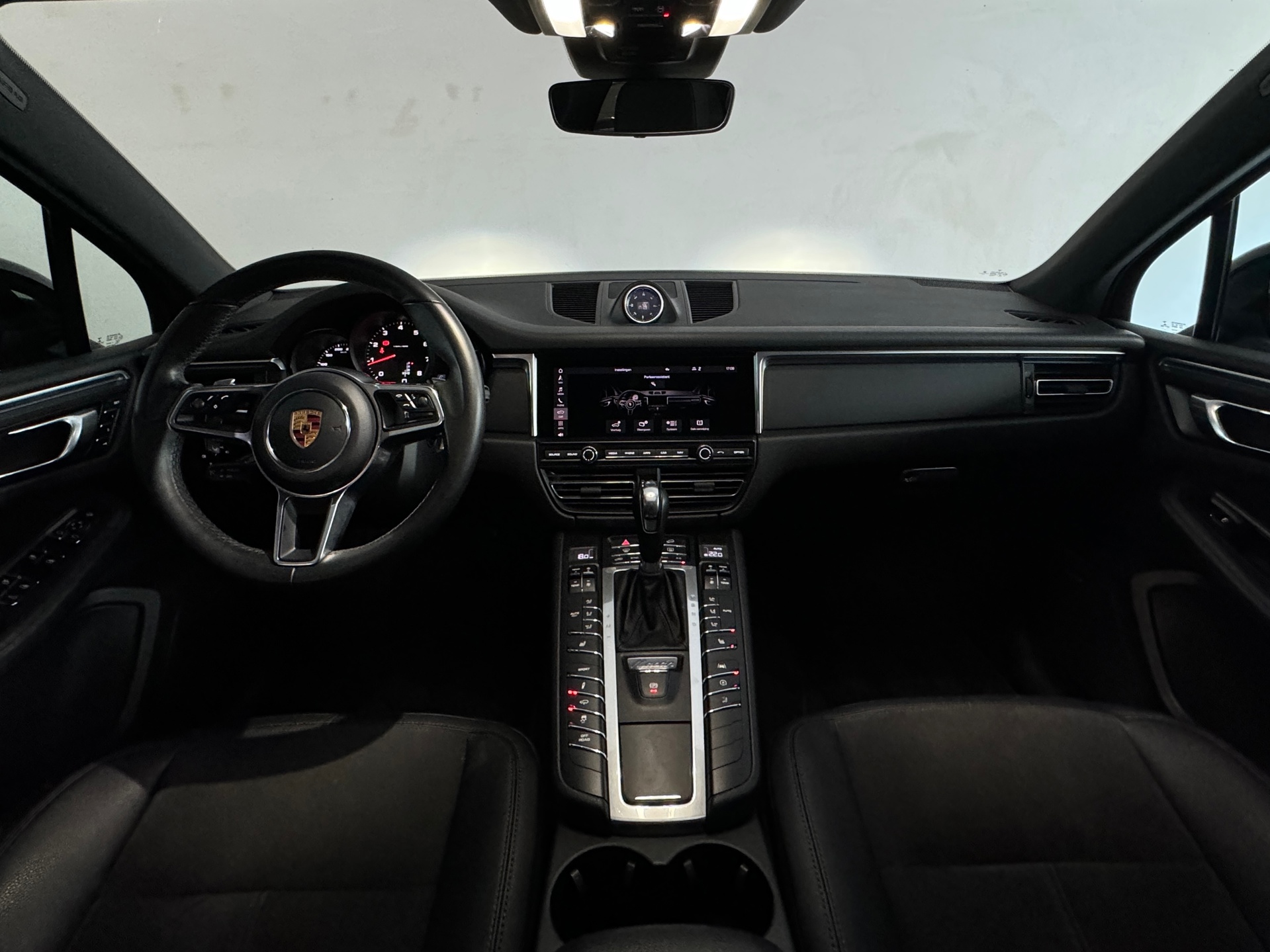 porsche-macan-image4.jpg