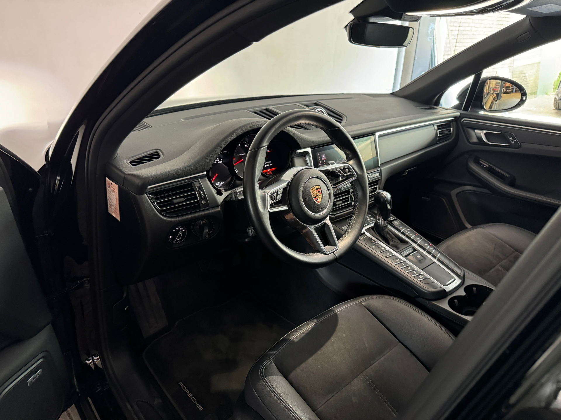 porsche-macan-image5.jpg