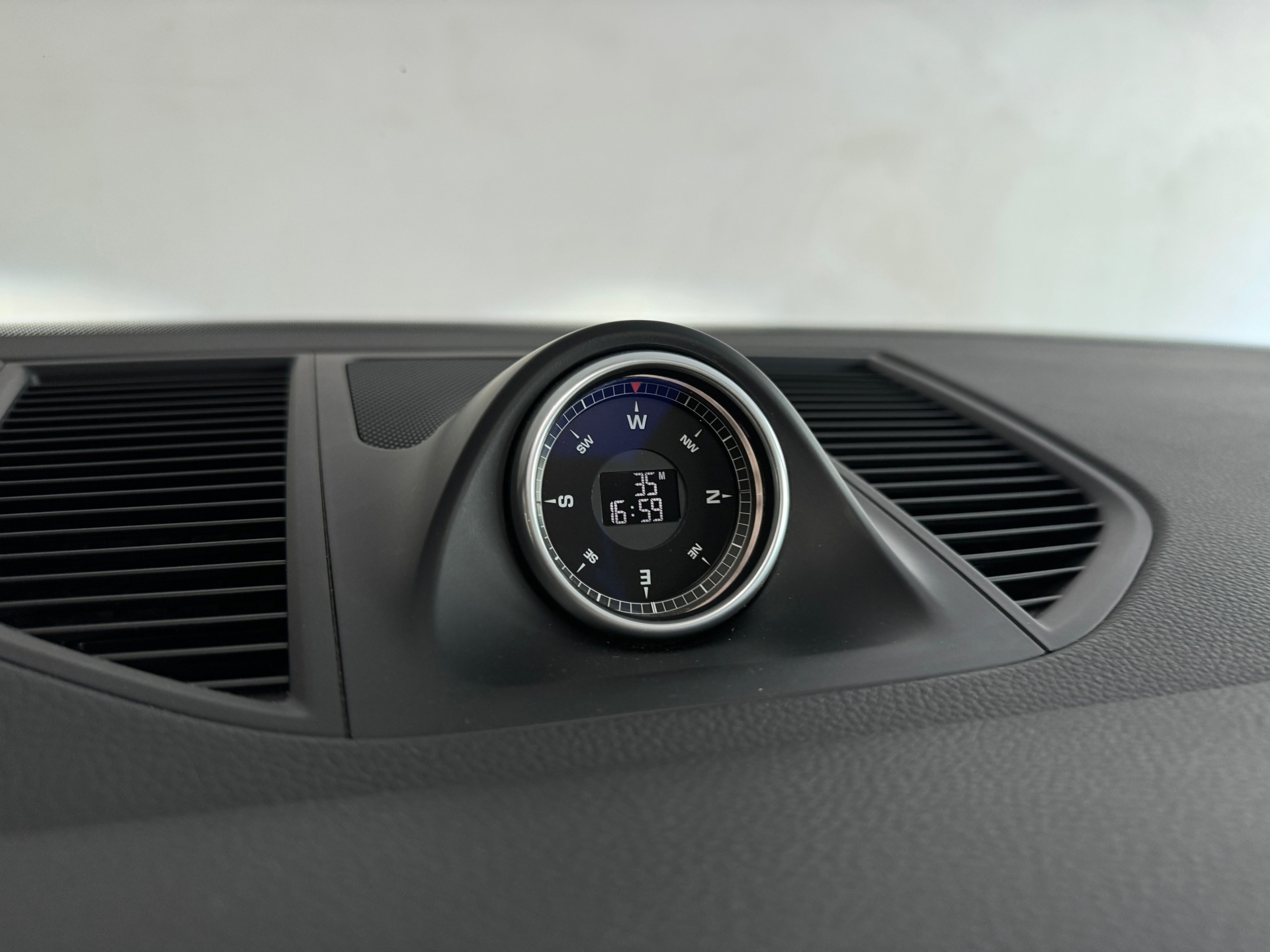 porsche-macan-image9.jpg
