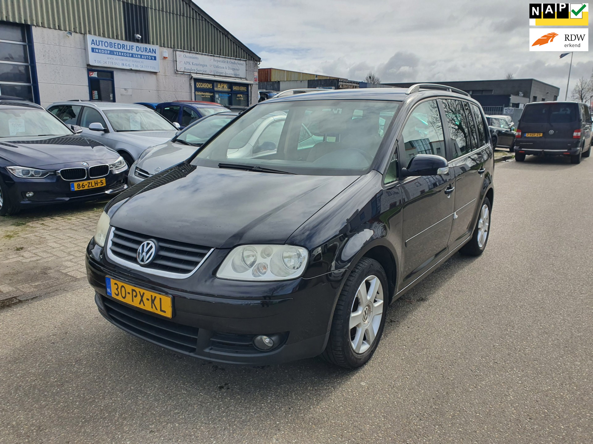 865353687/volkswagen-touran-image1.jpg