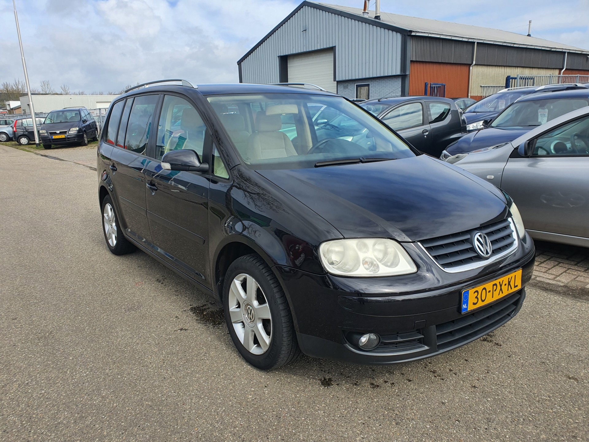 volkswagen-touran-image2.jpg