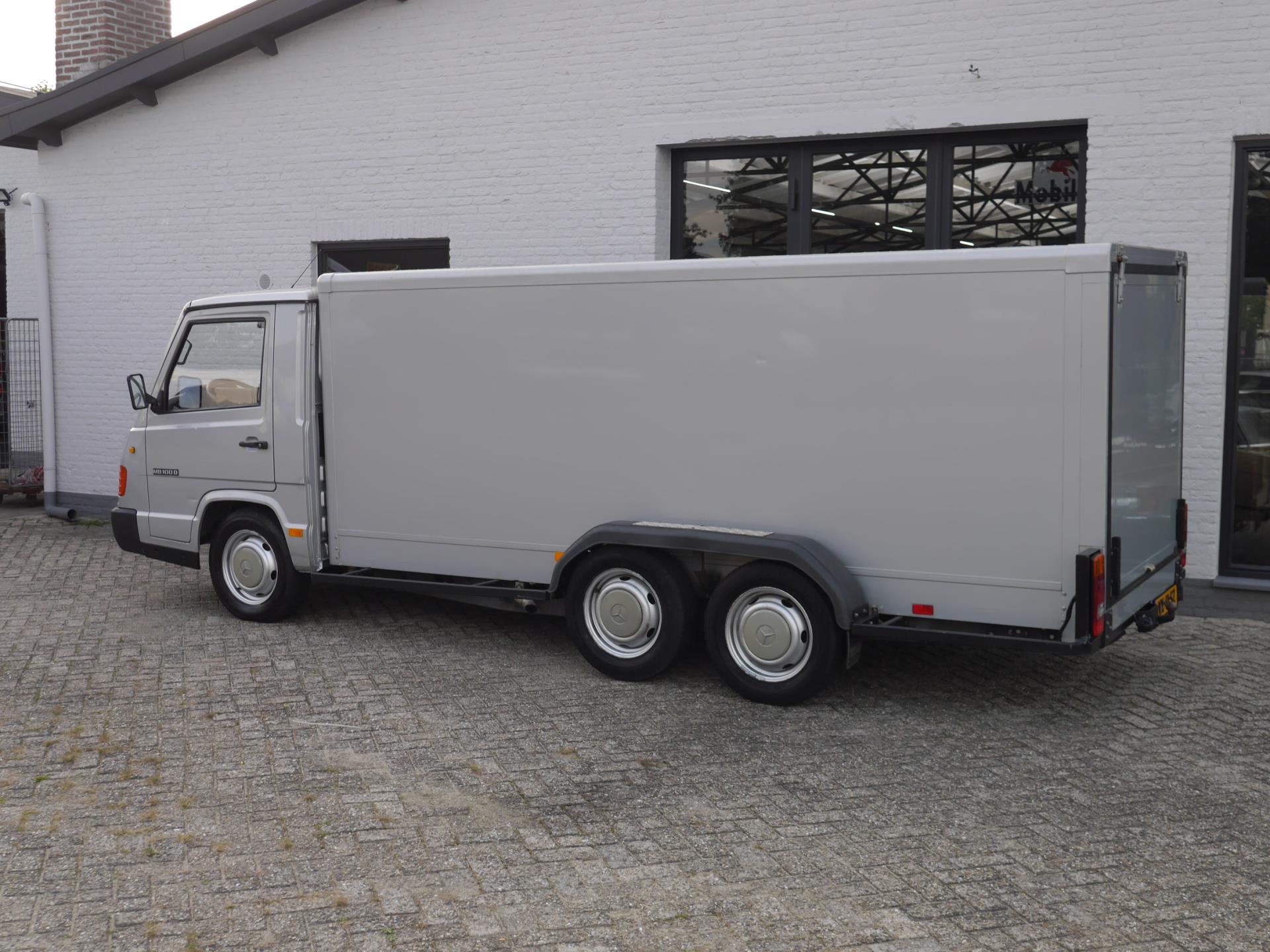 mercedes-benz-mb100-image2.jpg