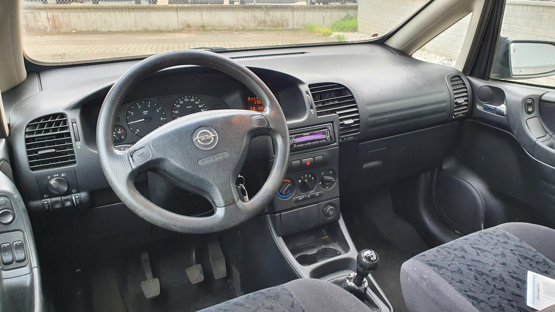 opel-zafira-image6.jpg
