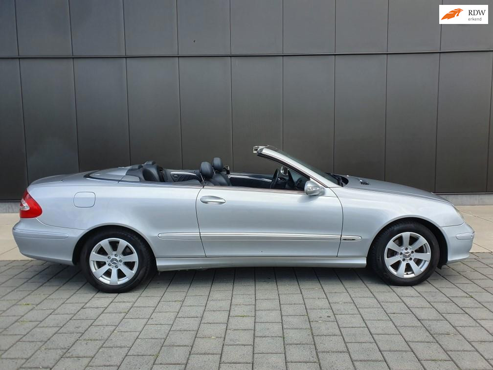 867676009/mercedes-benz-clk-klasse-image1.jpg