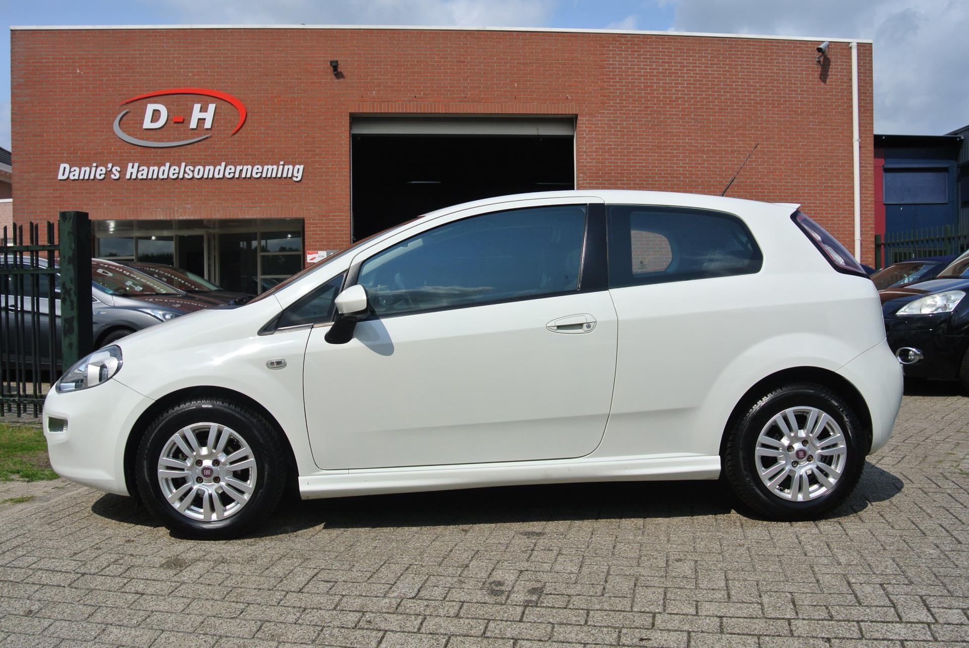 871016417/fiat-punto-evo-image1.jpg
