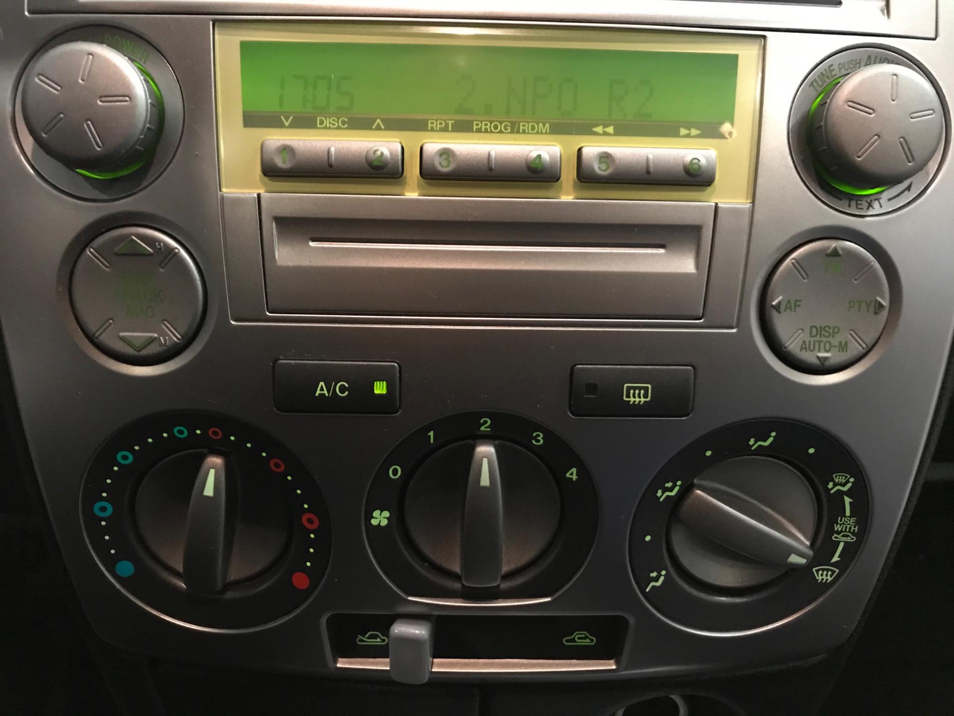 mazda-2-image8.jpg