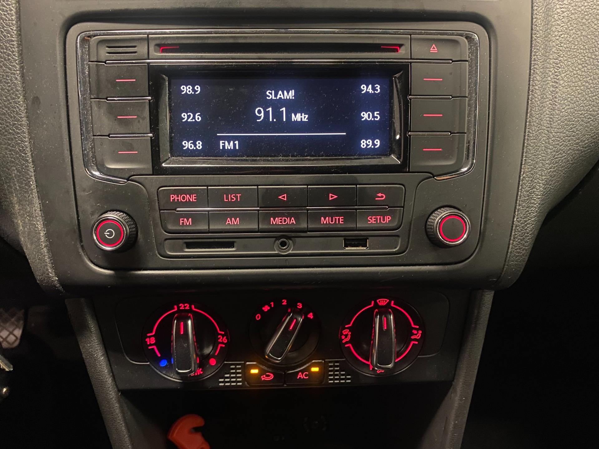 volkswagen-polo-image10.jpg