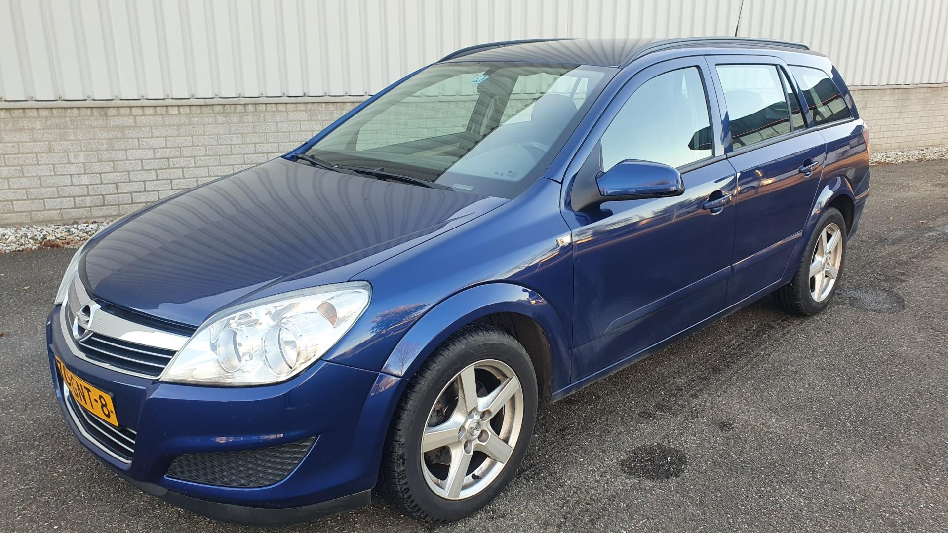 878184245/opel-astra-image1.jpg