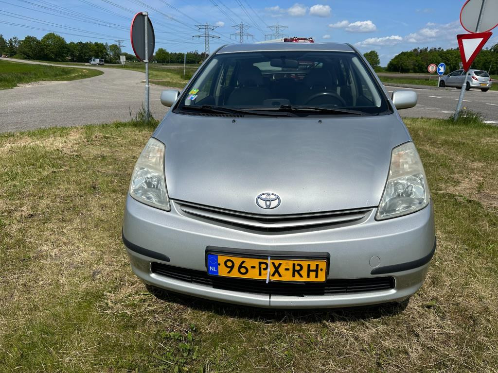 885157990/toyota-prius-image1.jpg