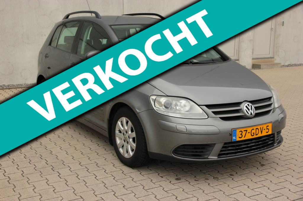 888960301/volkswagen-golf-plus-image1.jpg