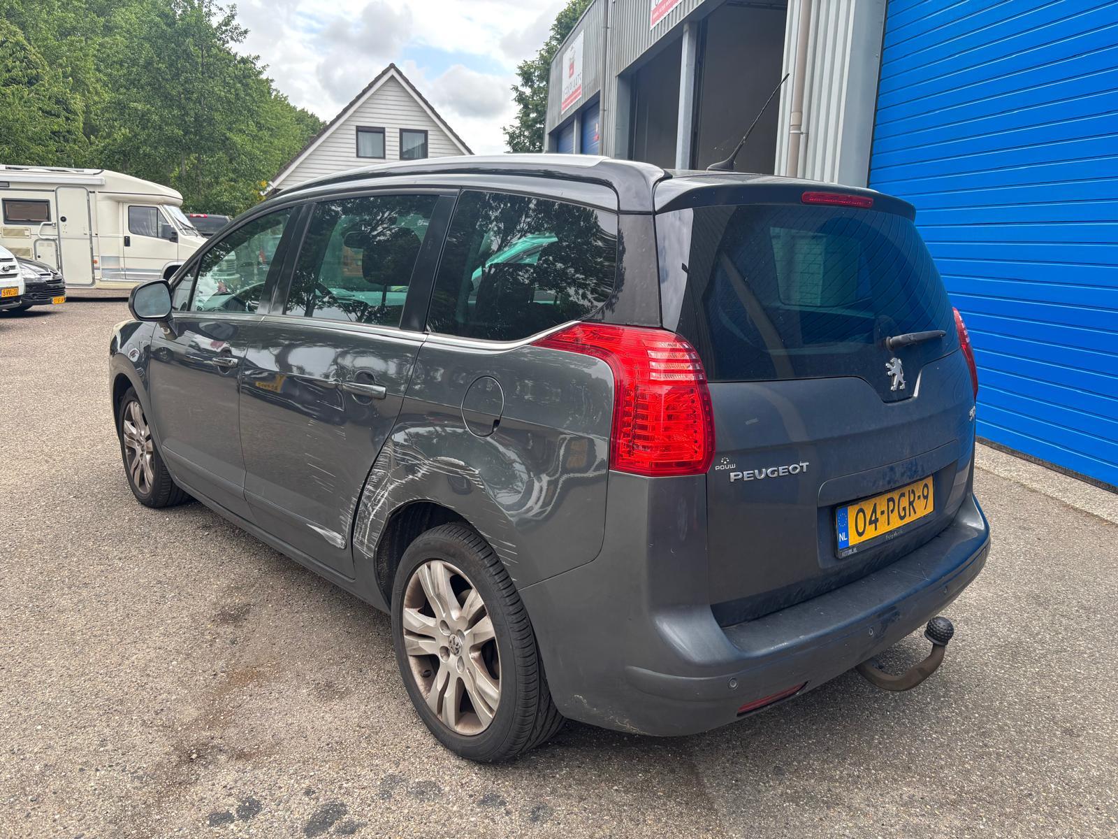 peugeot-5008-image6.jpg