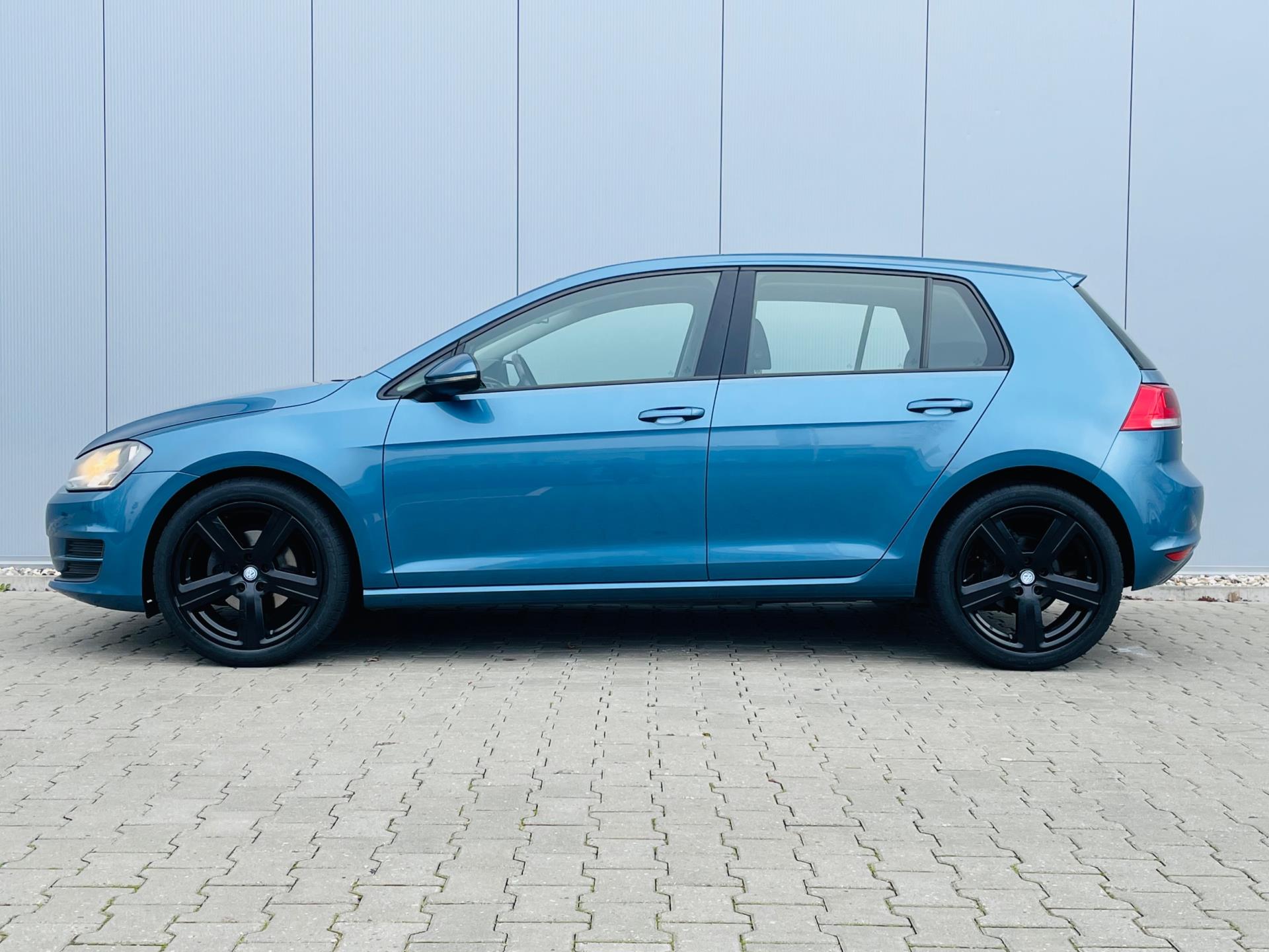 volkswagen-golf-image2.jpg