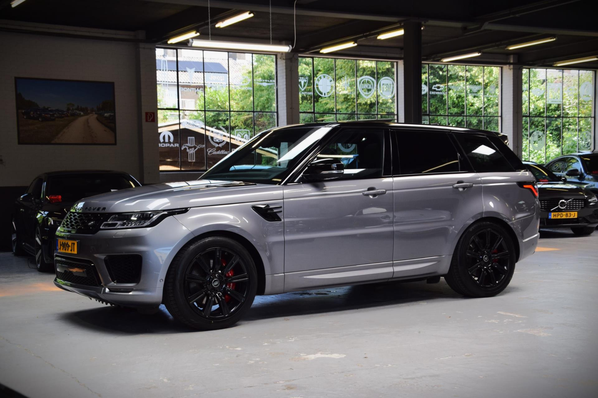 land-rover-range-rover-sport-image4.jpg