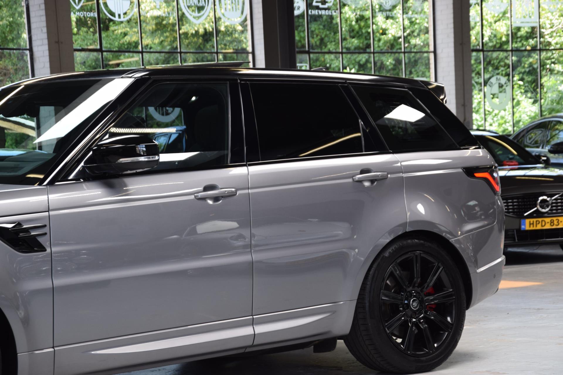 land-rover-range-rover-sport-image6.jpg