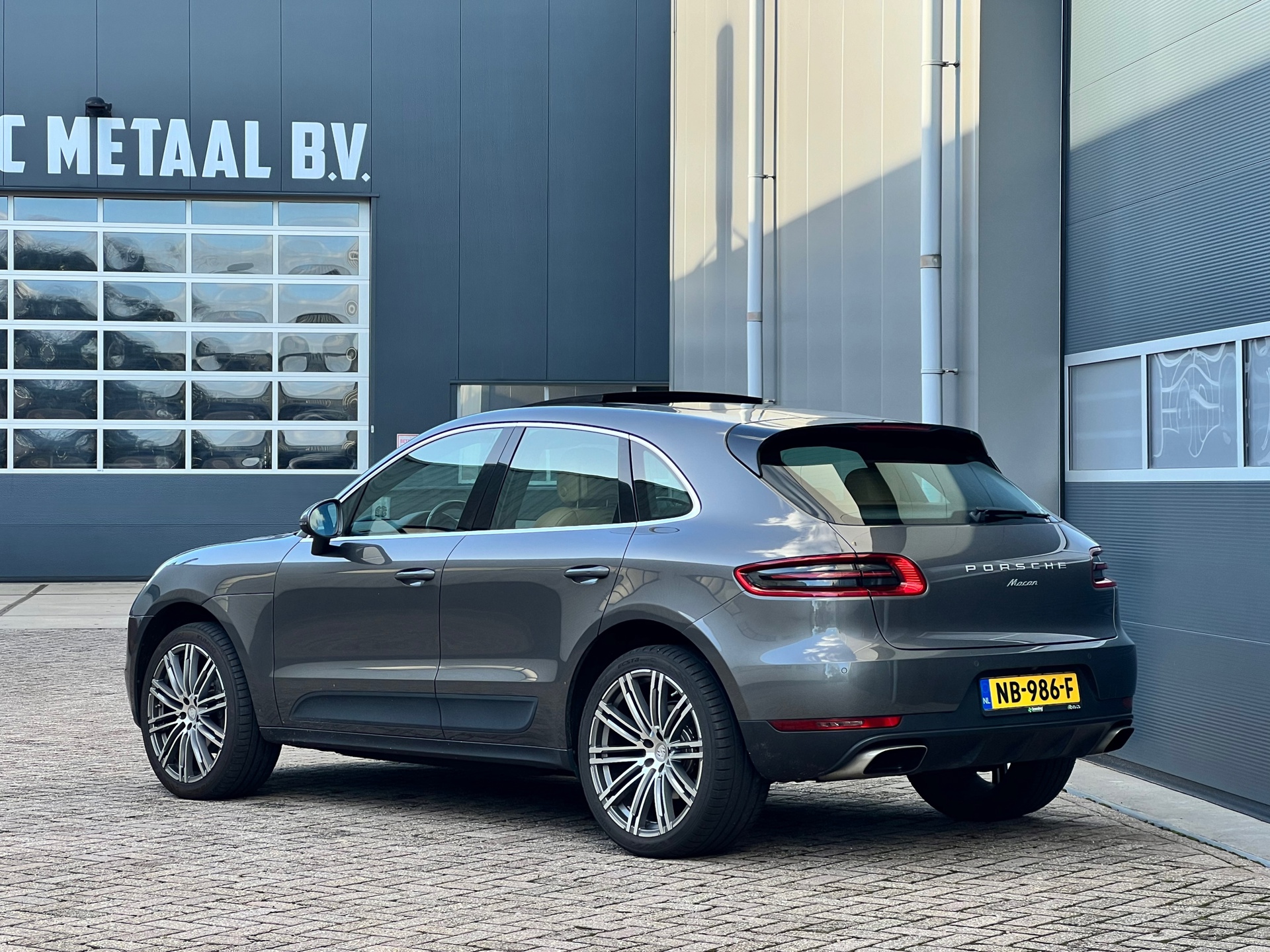 porsche-macan-image3.jpg