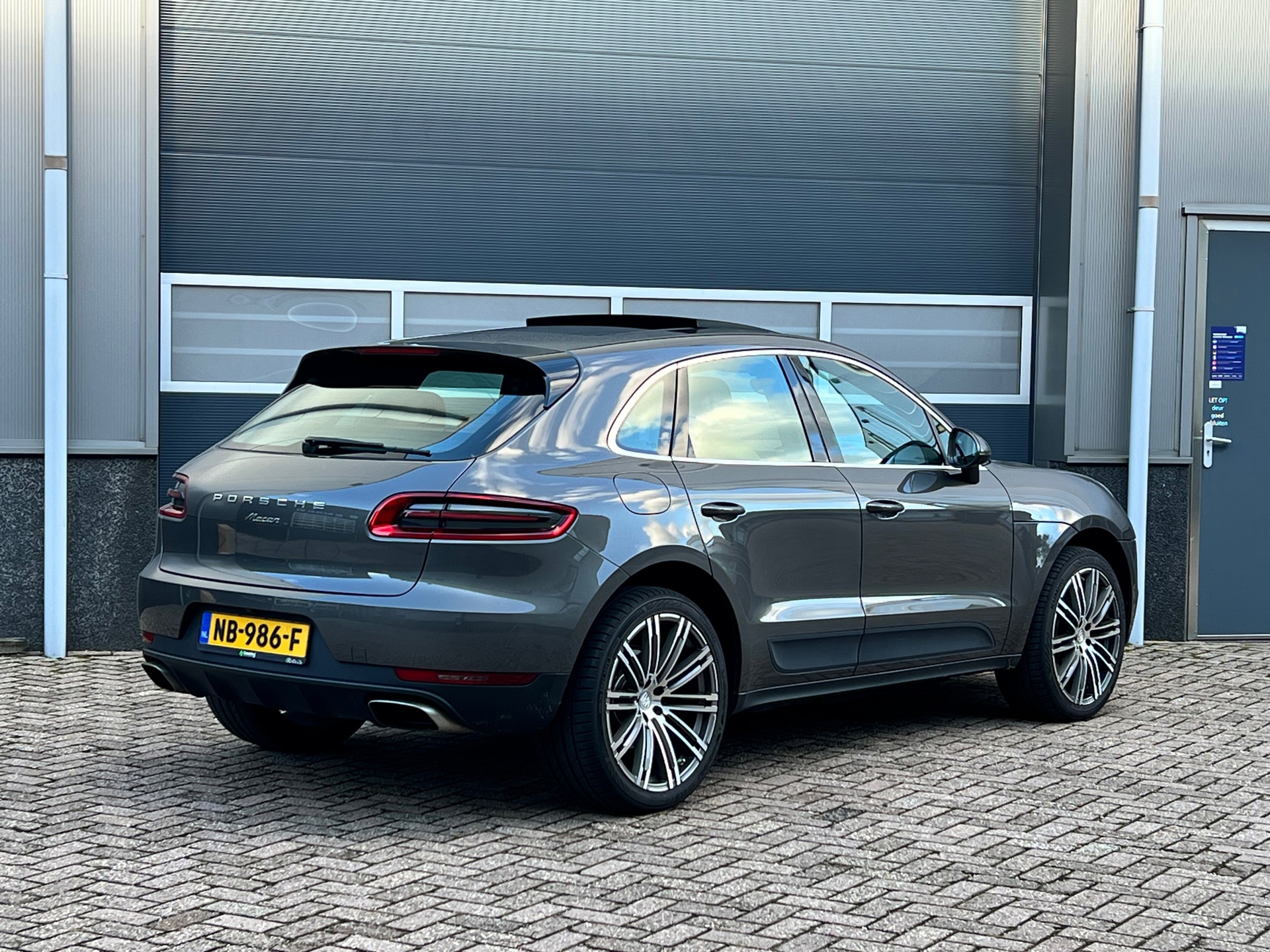 porsche-macan-image5.jpg