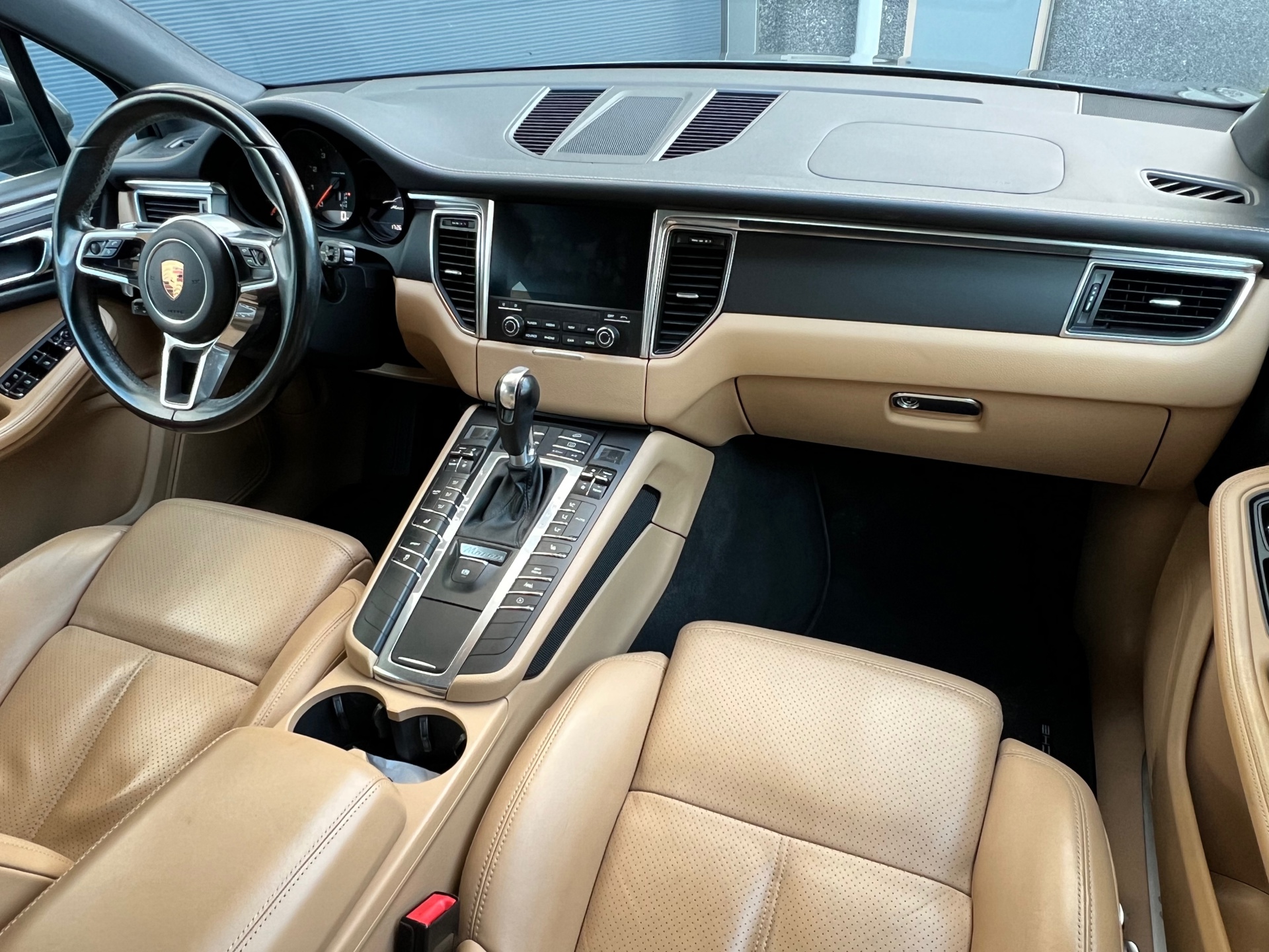 porsche-macan-image9.jpg