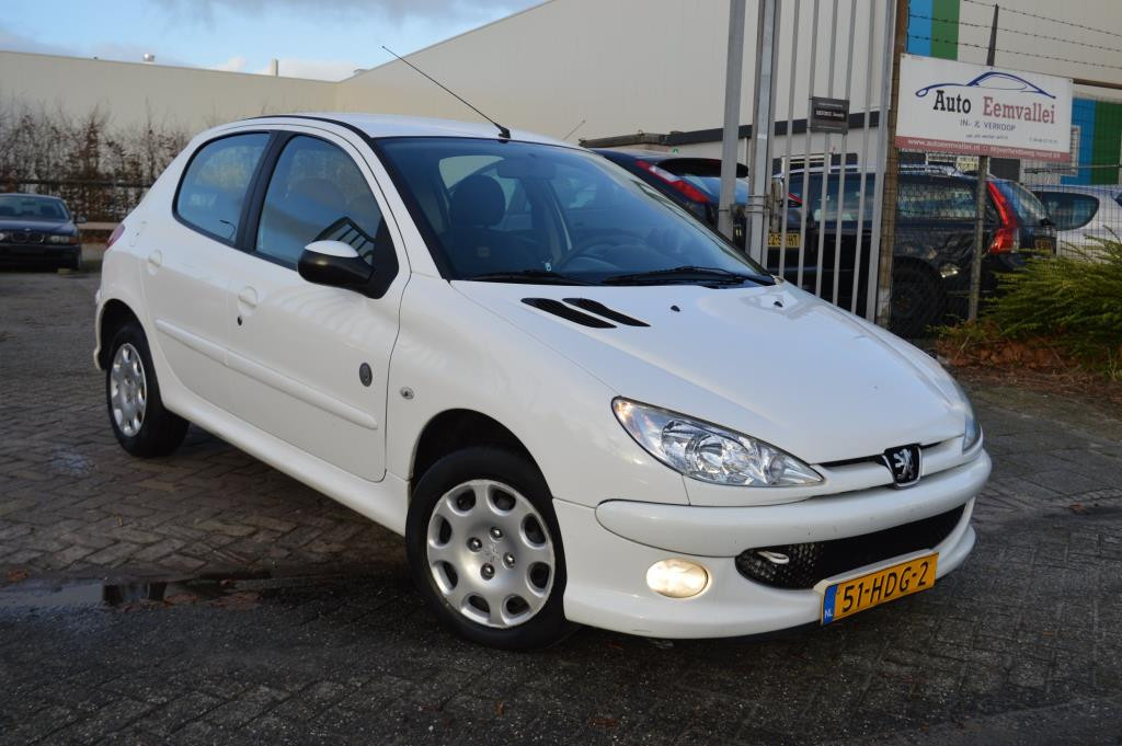 899963391/peugeot-206-image1.jpg