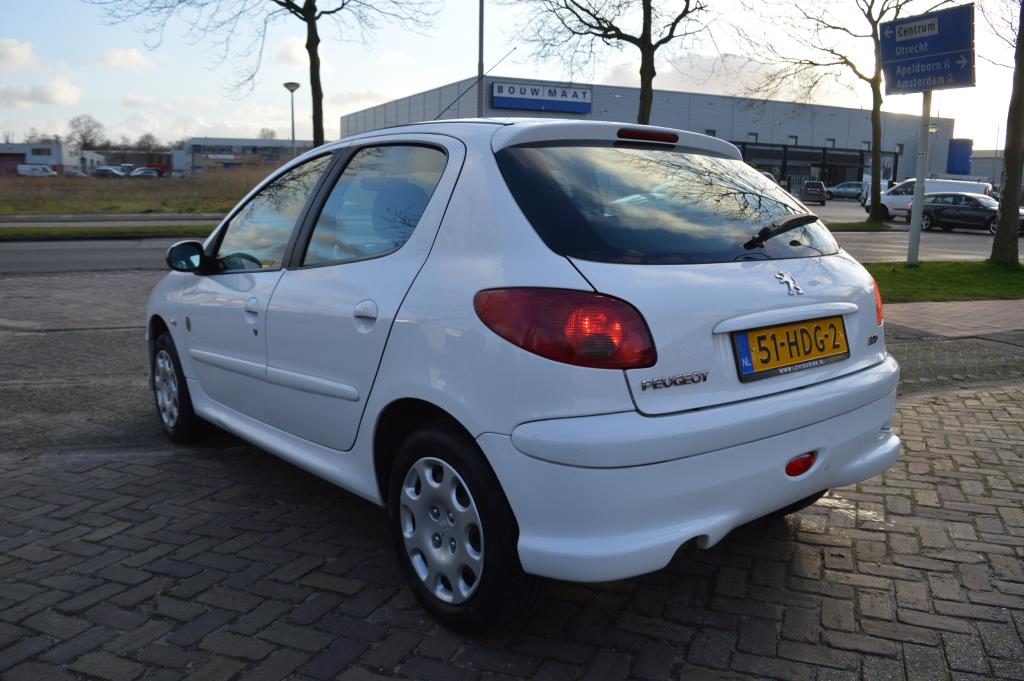 peugeot-206-image3.jpg