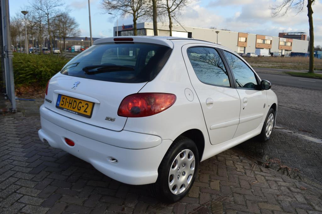 peugeot-206-image4.jpg