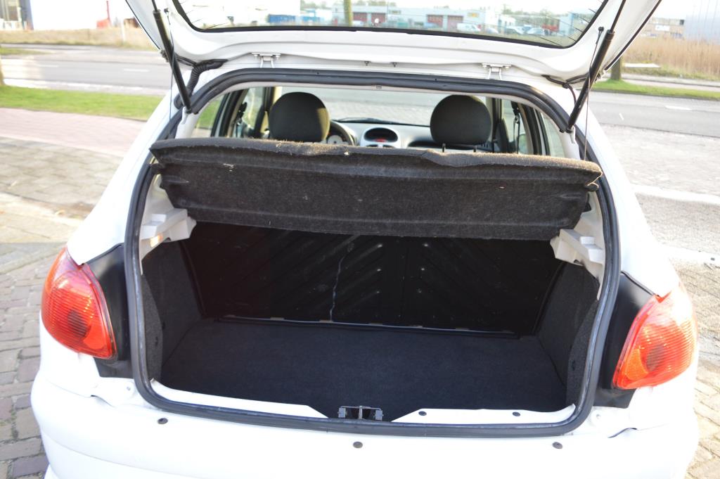 peugeot-206-image8.jpg