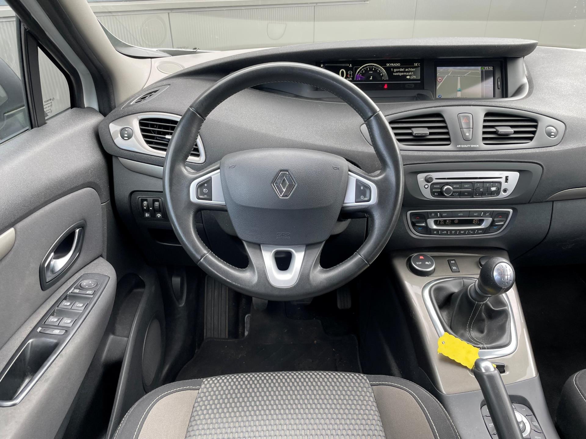 renault-scenic-xmod-image9.jpg