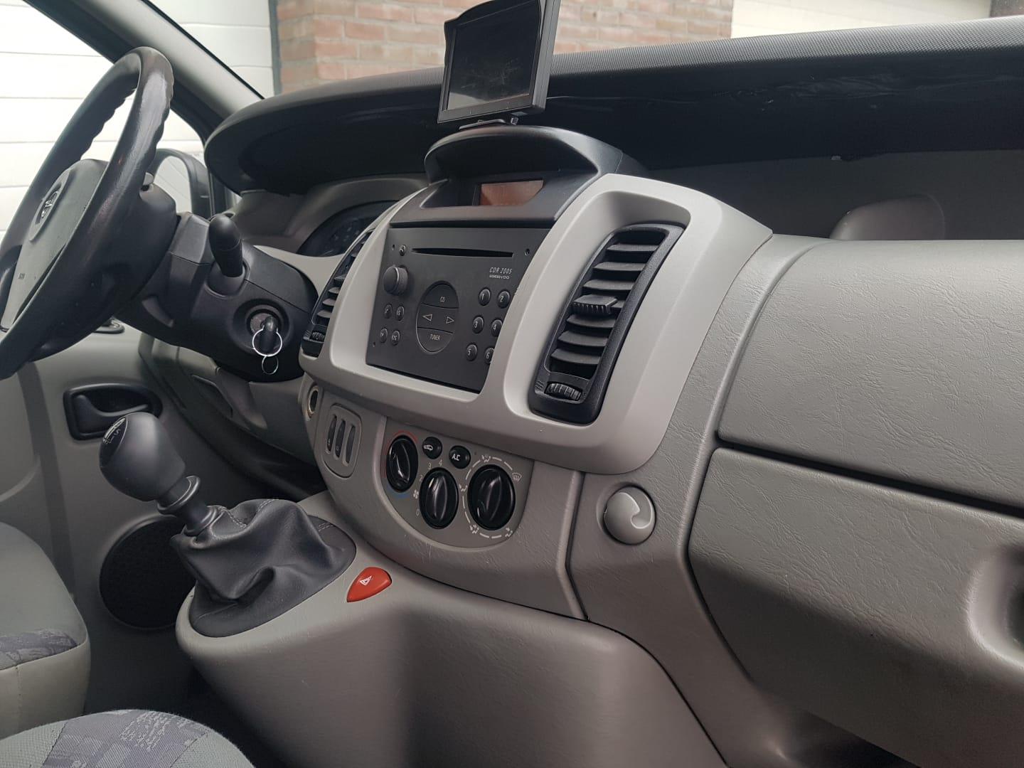opel-vivaro-image10.jpg