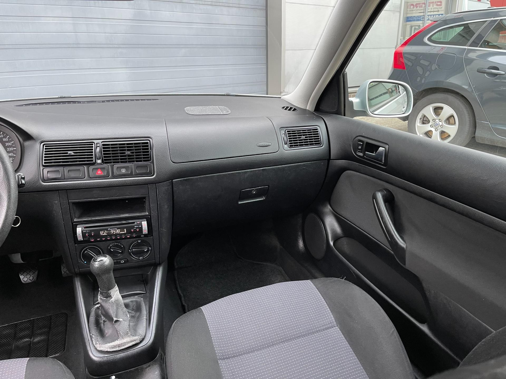 volkswagen-golf-image10.jpg
