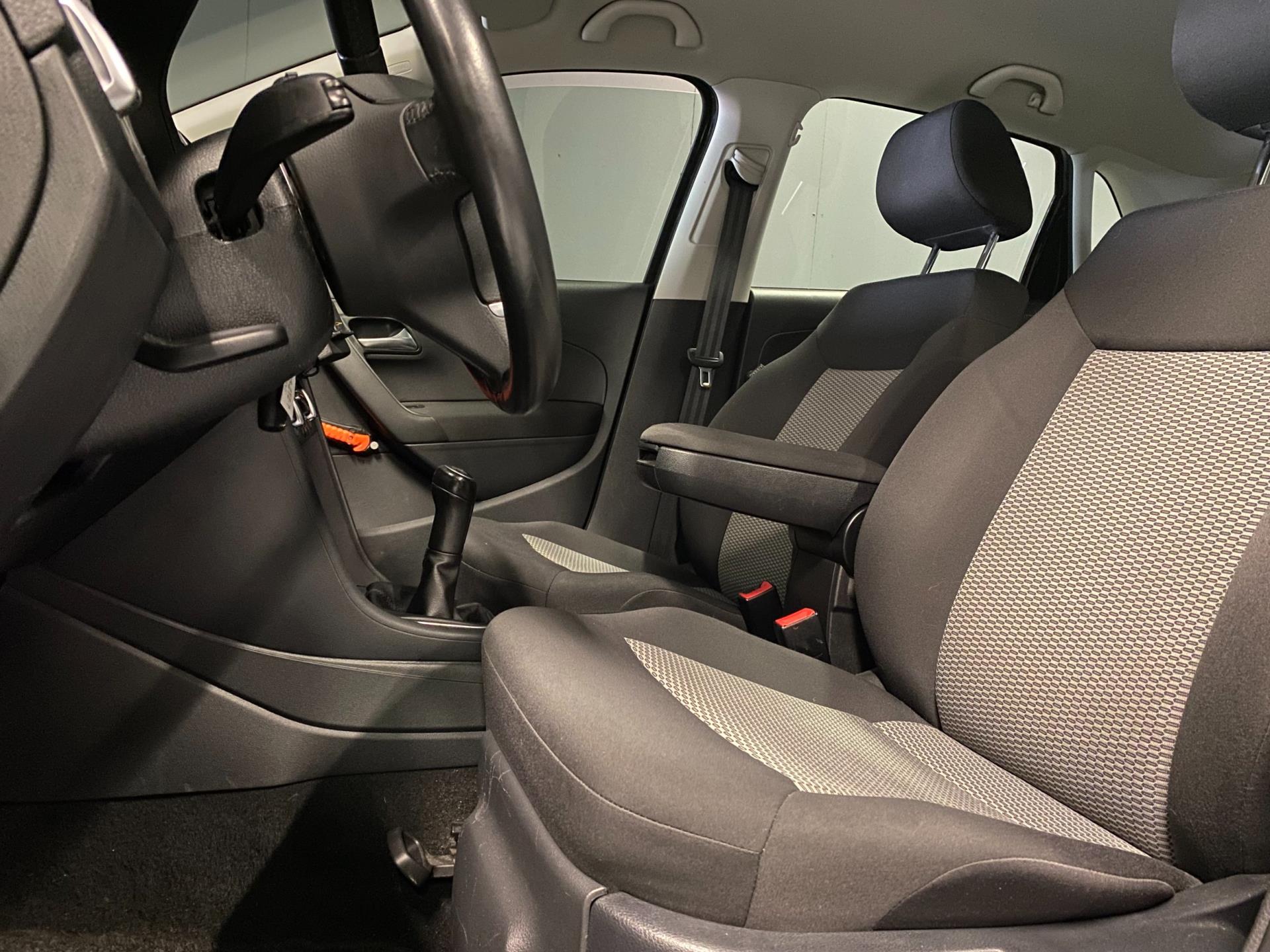 volkswagen-polo-image3.jpg