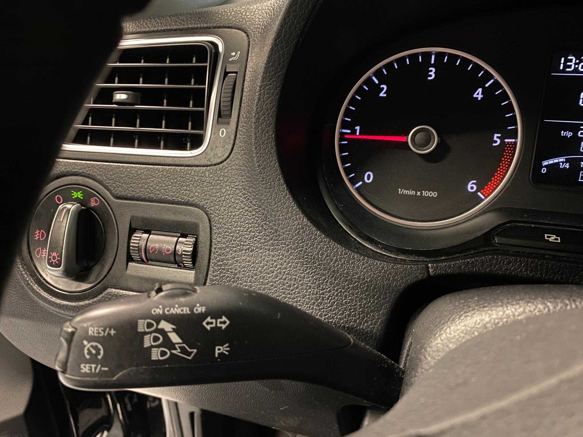 volkswagen-polo-image5.jpg