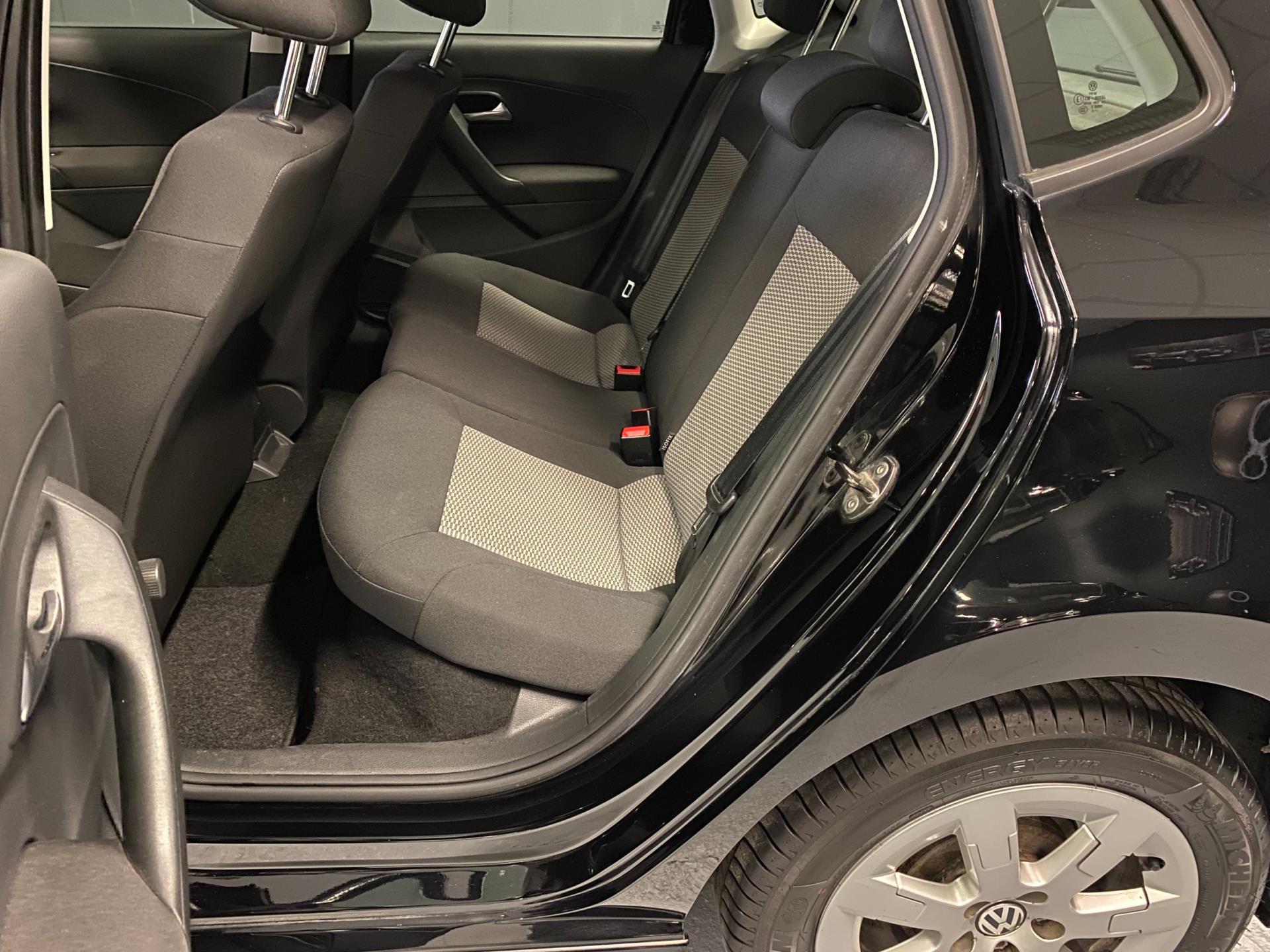 volkswagen-polo-image8.jpg