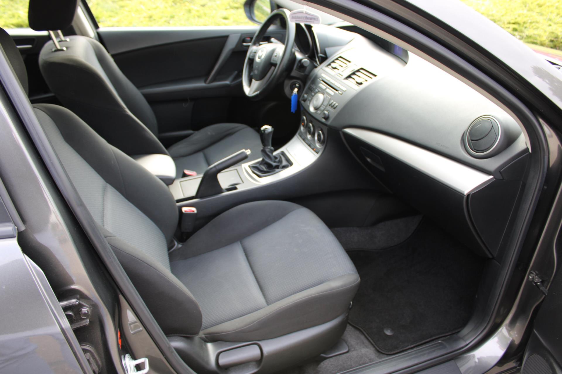 mazda-3-image10.jpg