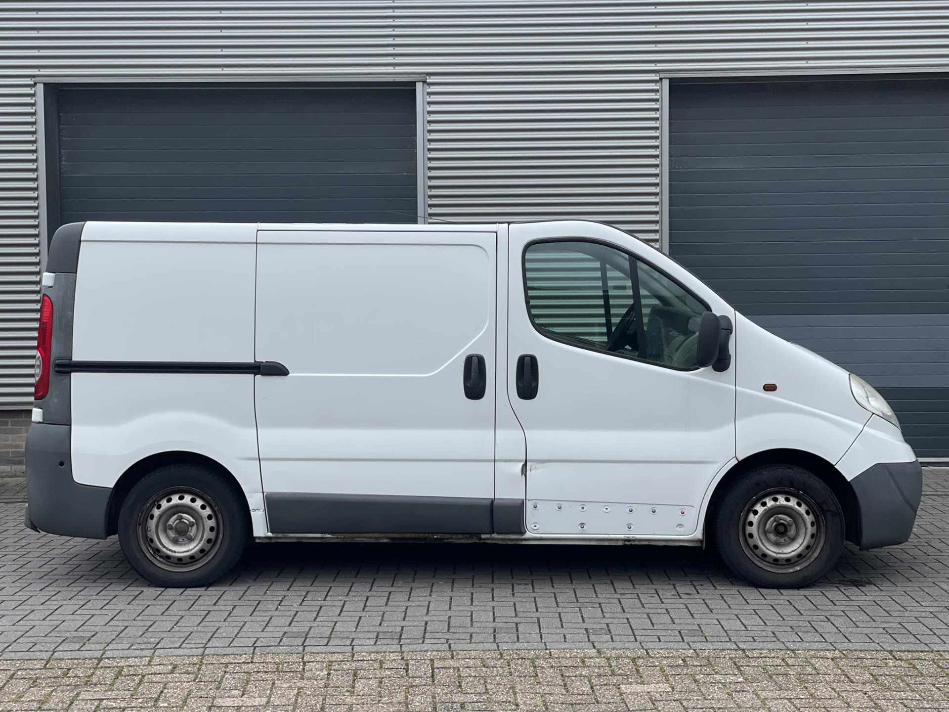 opel-vivaro-image5.jpg