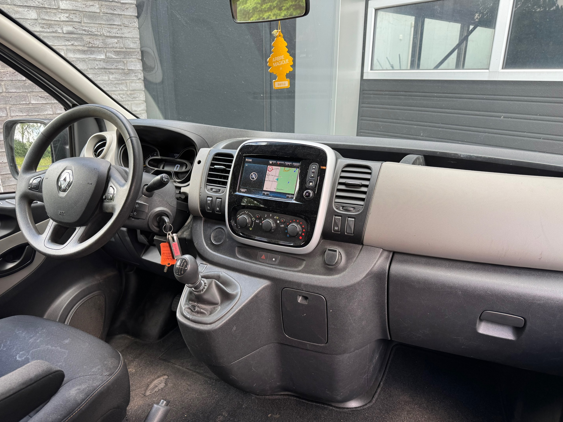 renault-trafic-image10.jpg
