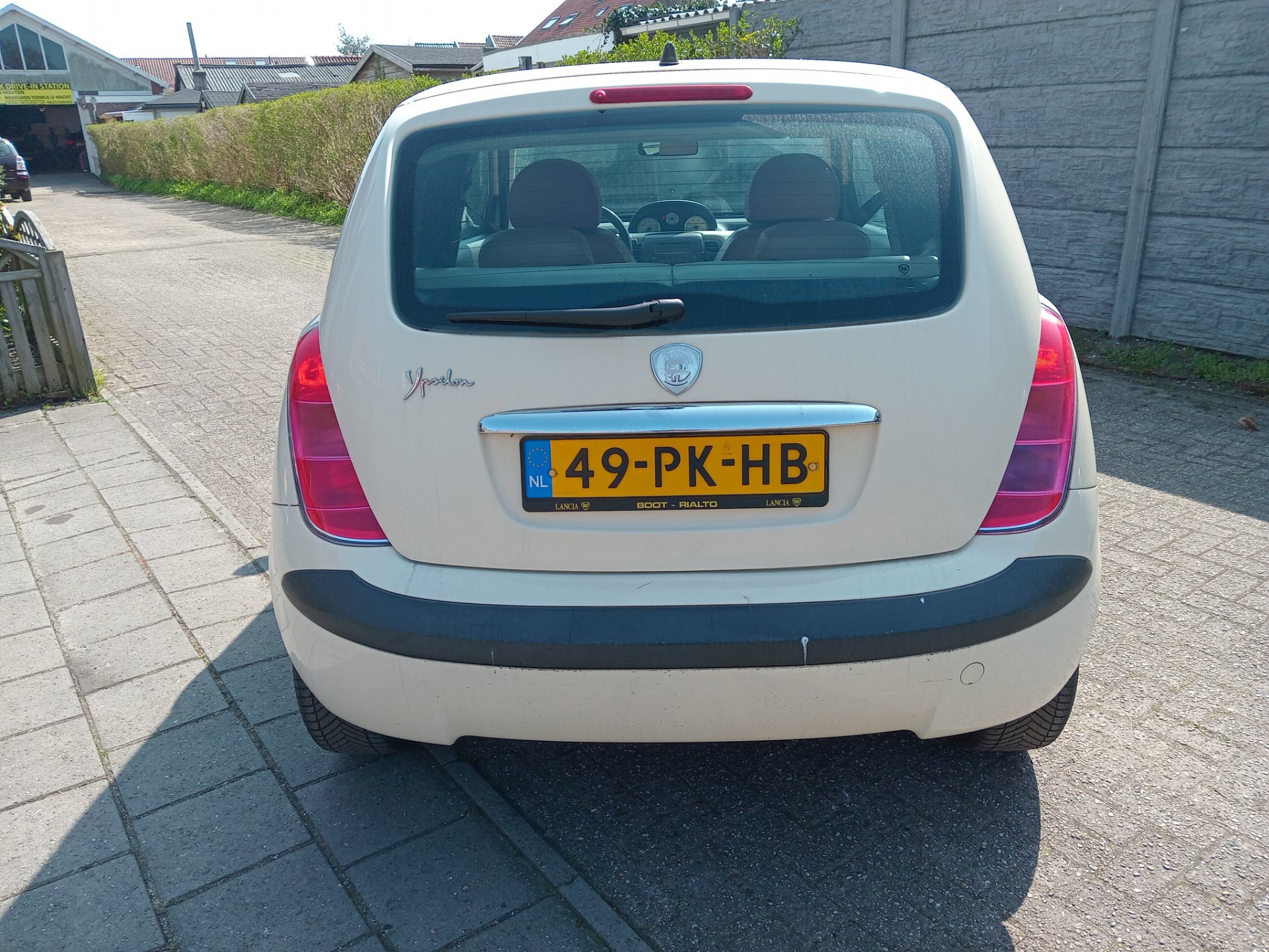 lancia-ypsilon-image5.jpg