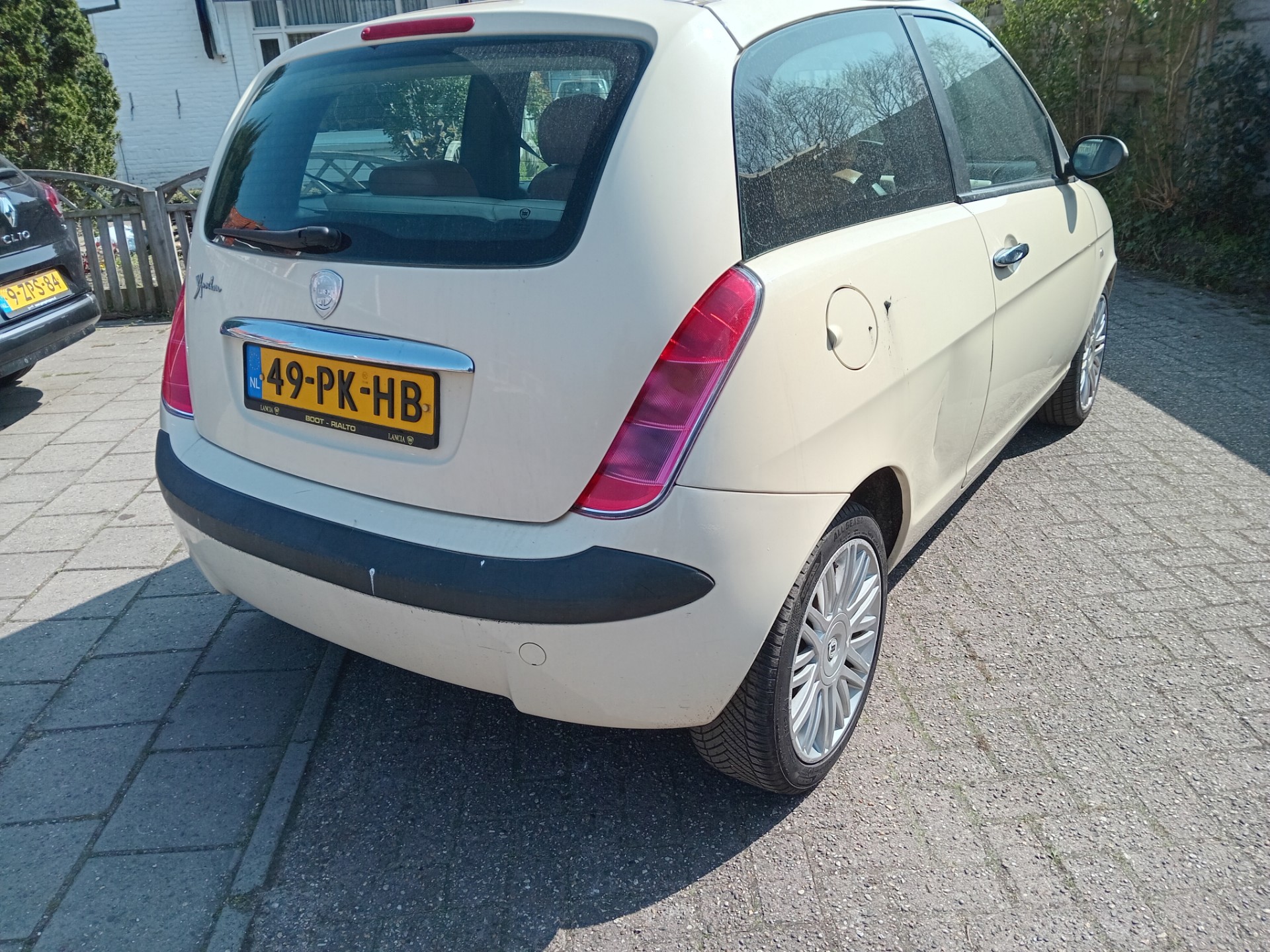 lancia-ypsilon-image6.jpg