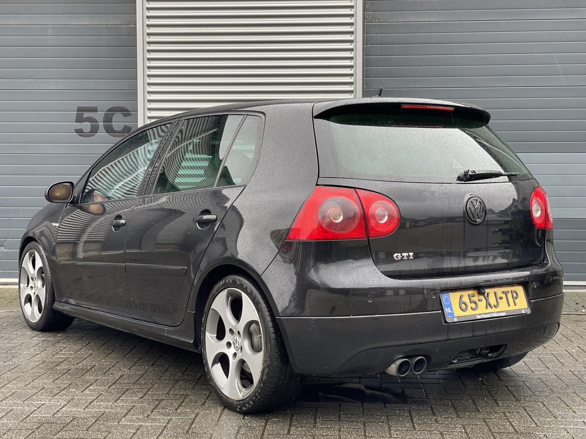 volkswagen-golf-image3.jpg