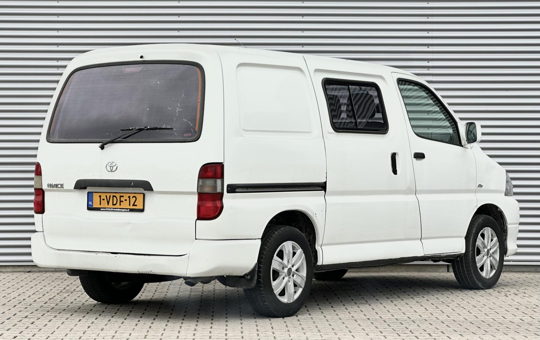 toyota-hiace-image6.jpg